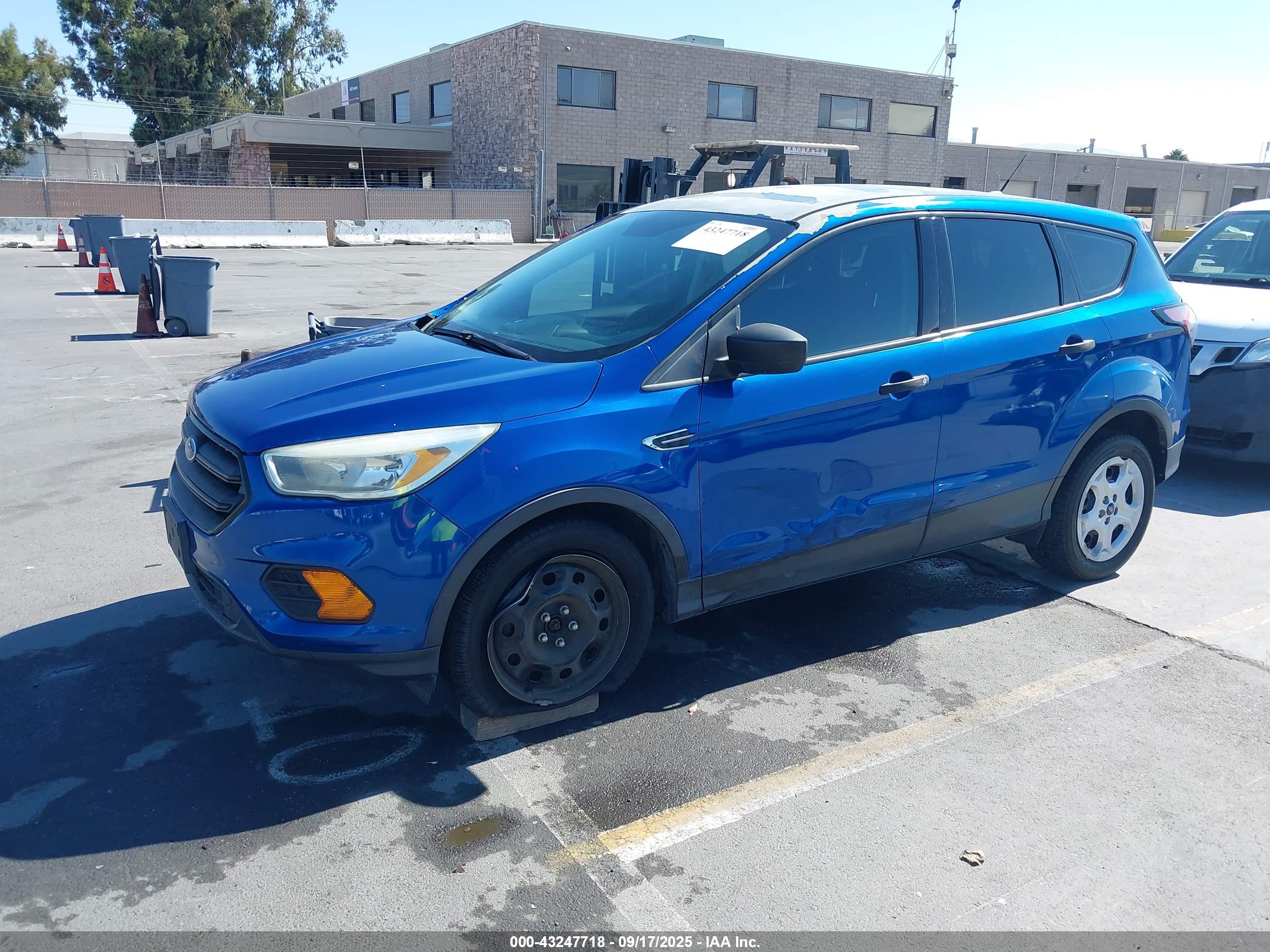 FORD ESCAPE image 2