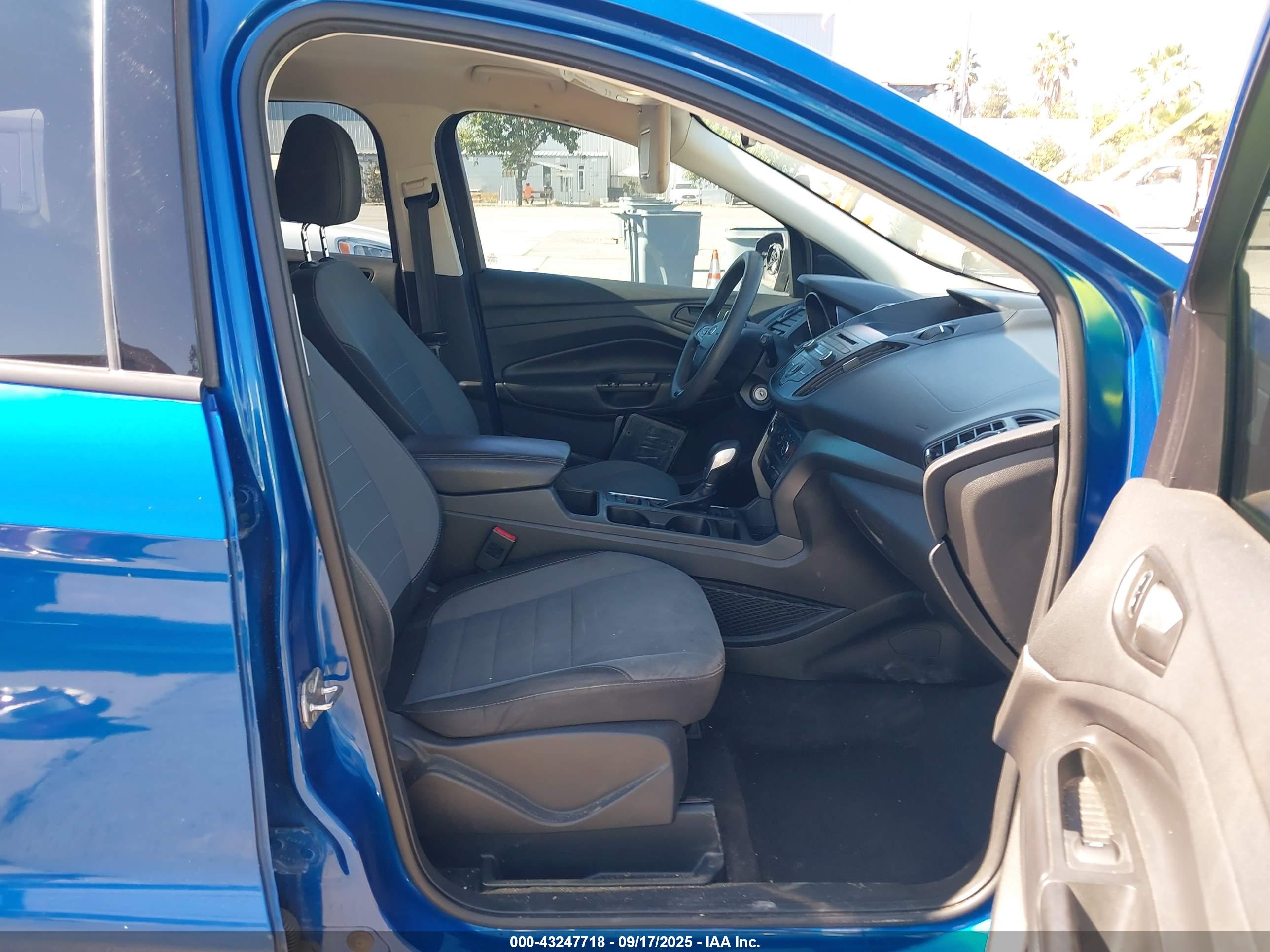 FORD ESCAPE image 5