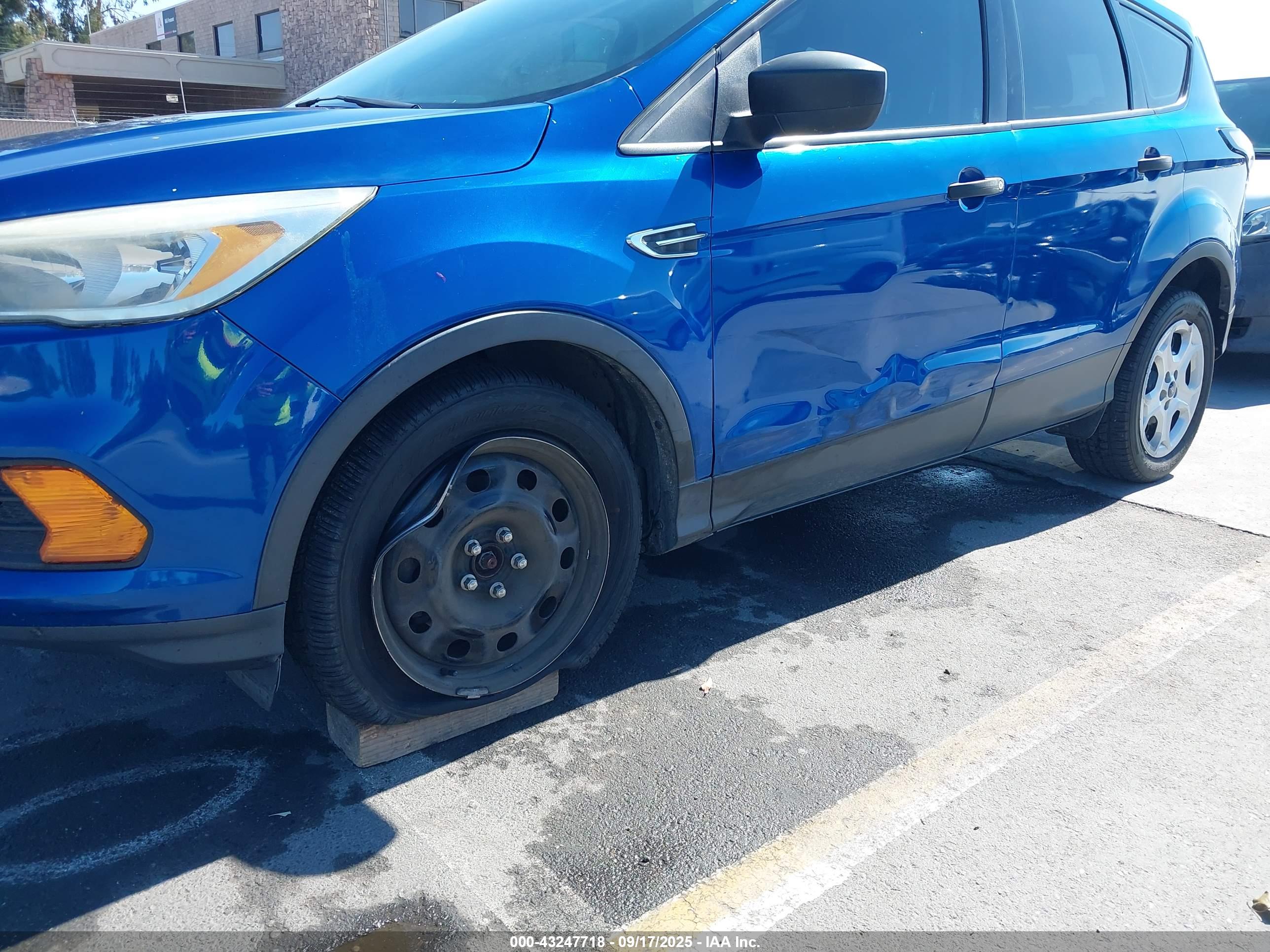 FORD ESCAPE image 6