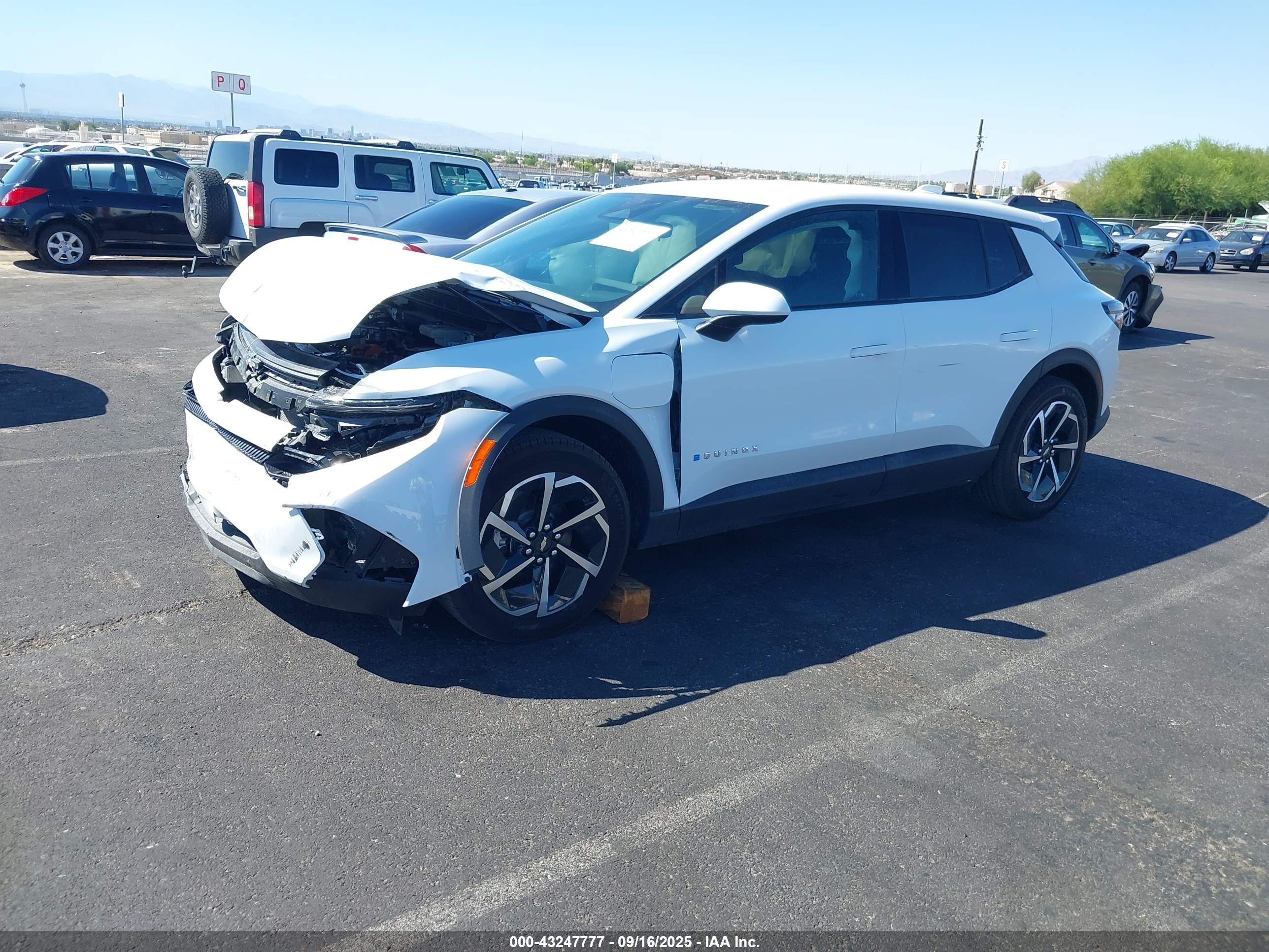 CHEVROLET EQUINOX image 2