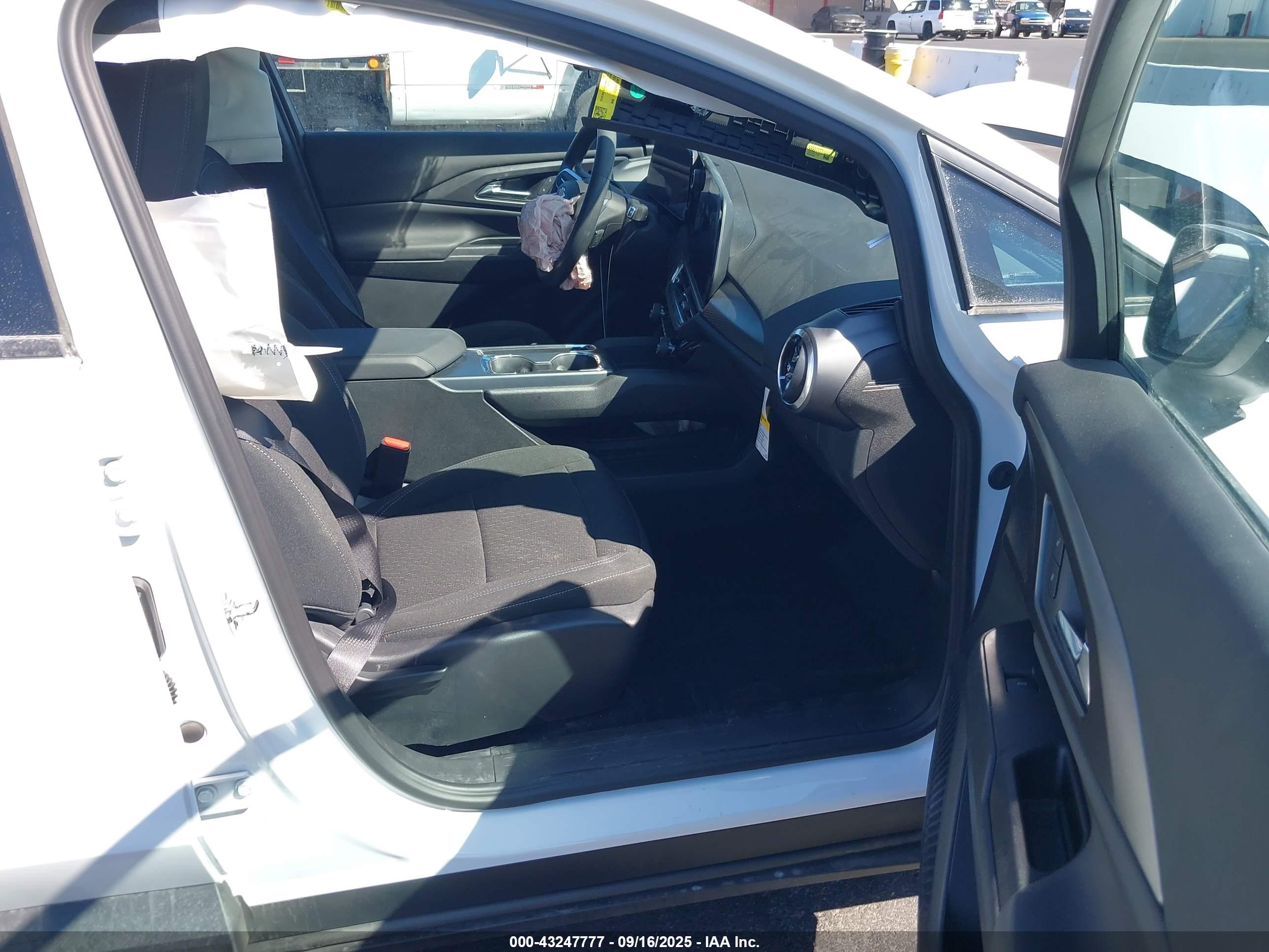 CHEVROLET EQUINOX image 5