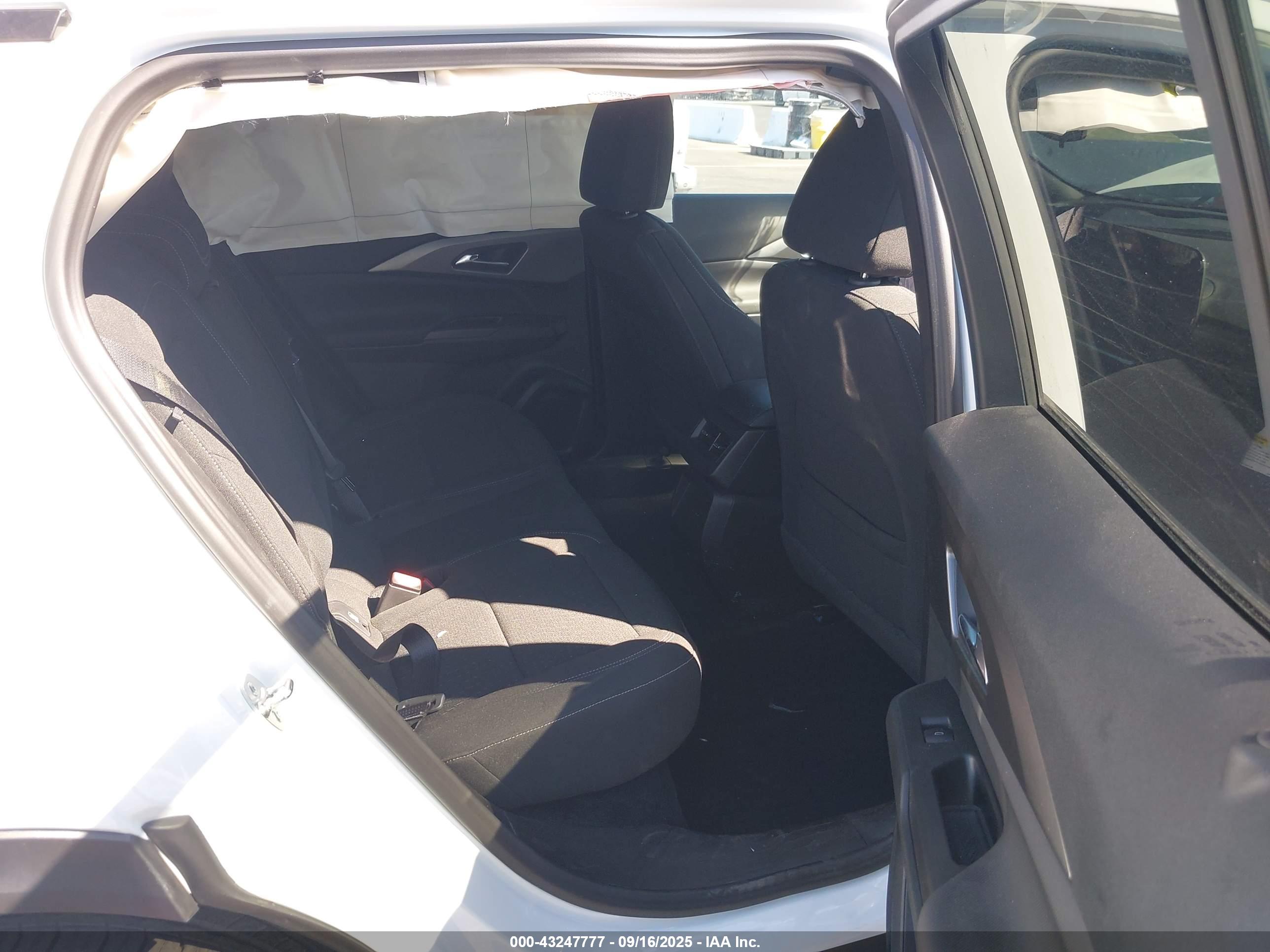 CHEVROLET EQUINOX image 8
