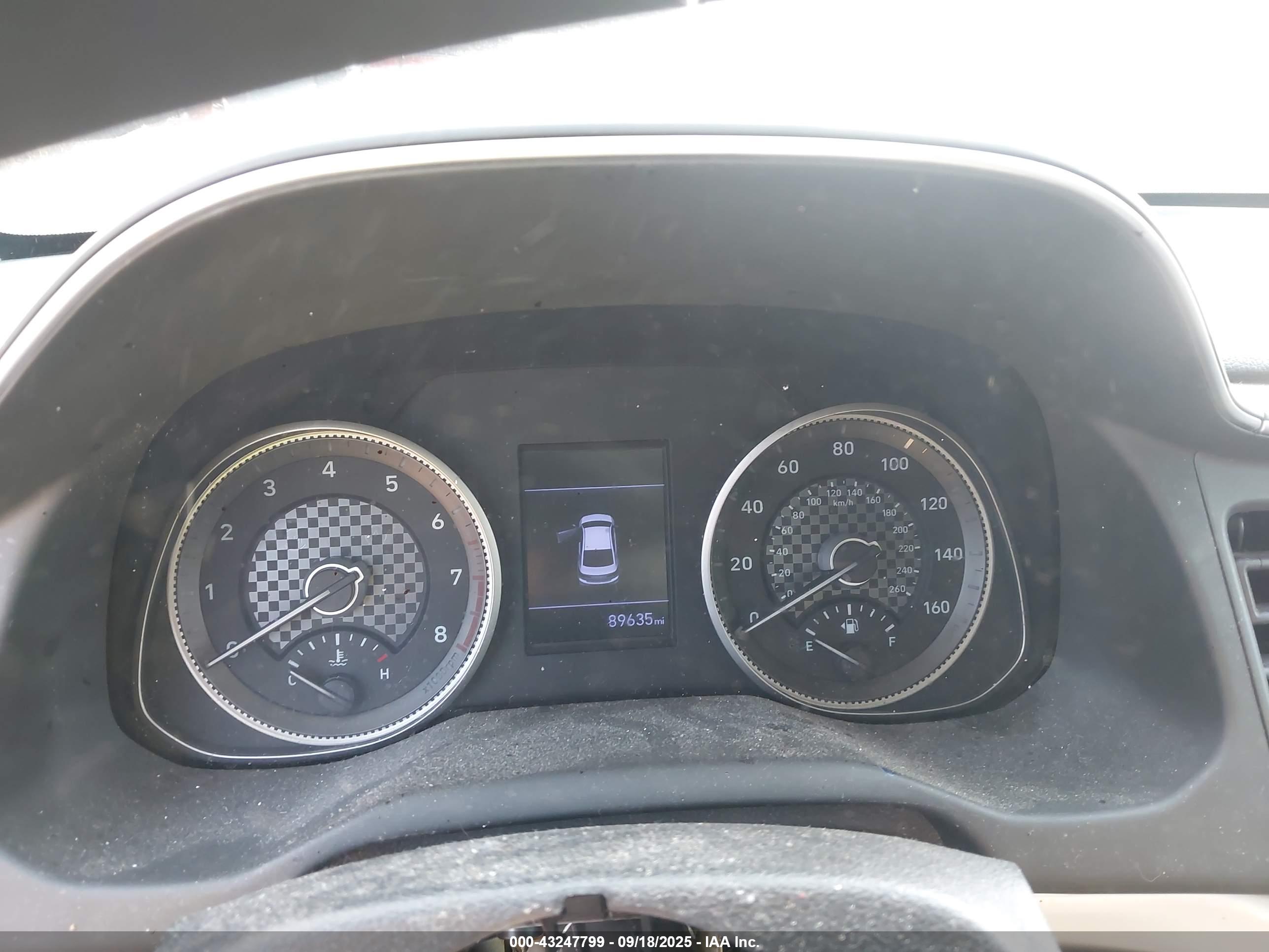 HYUNDAI ELANTRA image 7