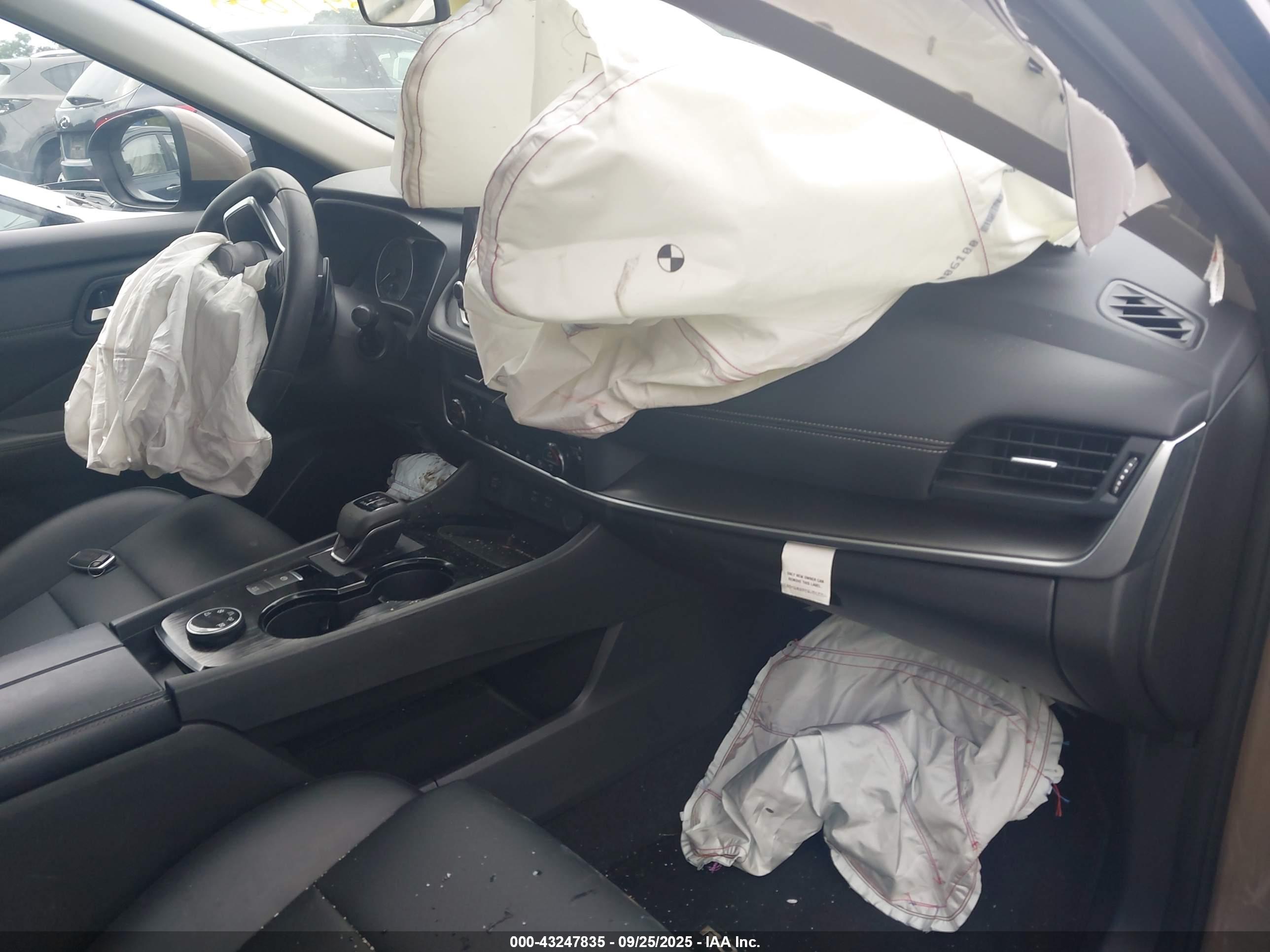 NISSAN ROGUE image 5