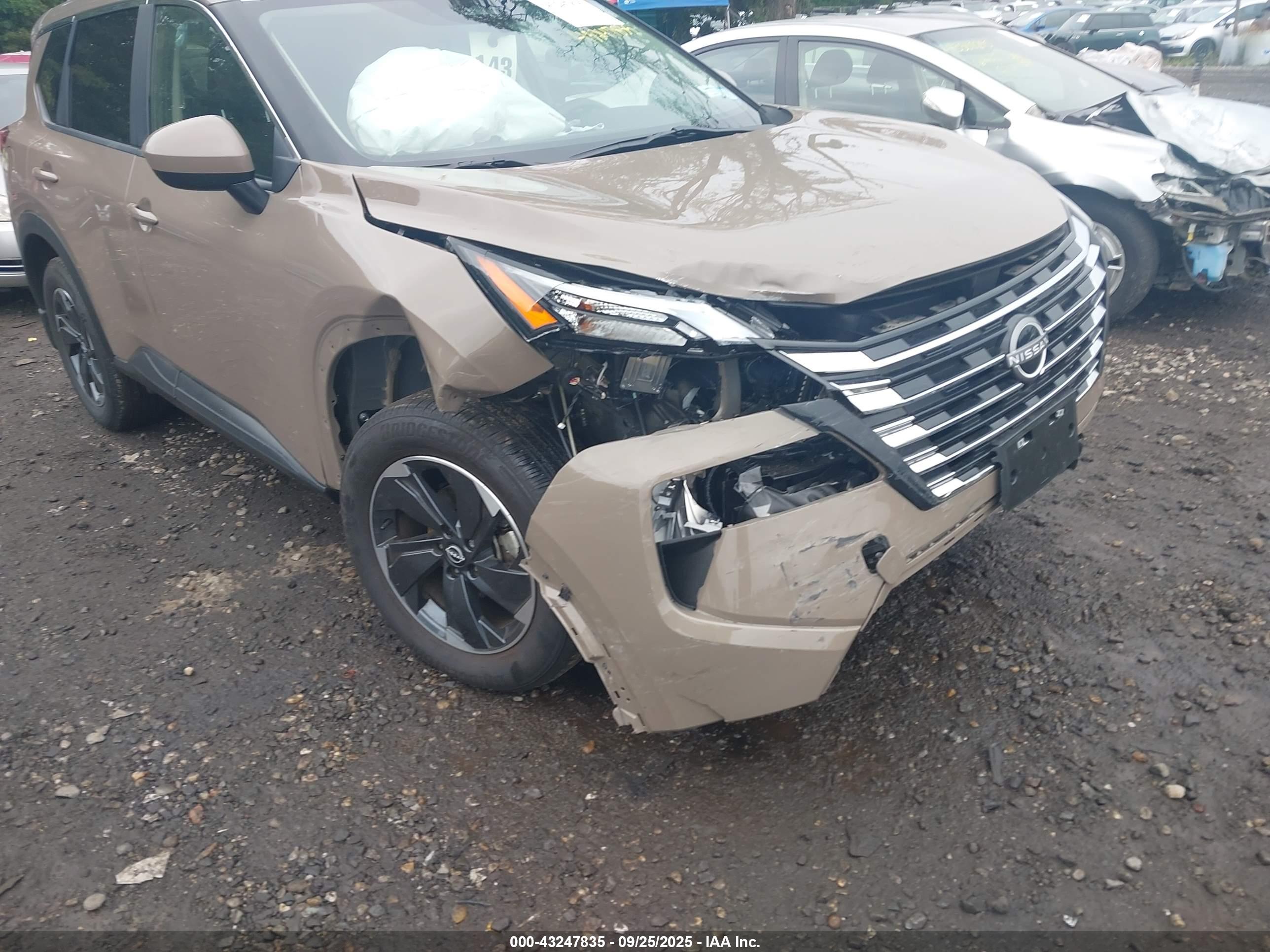 NISSAN ROGUE image 6
