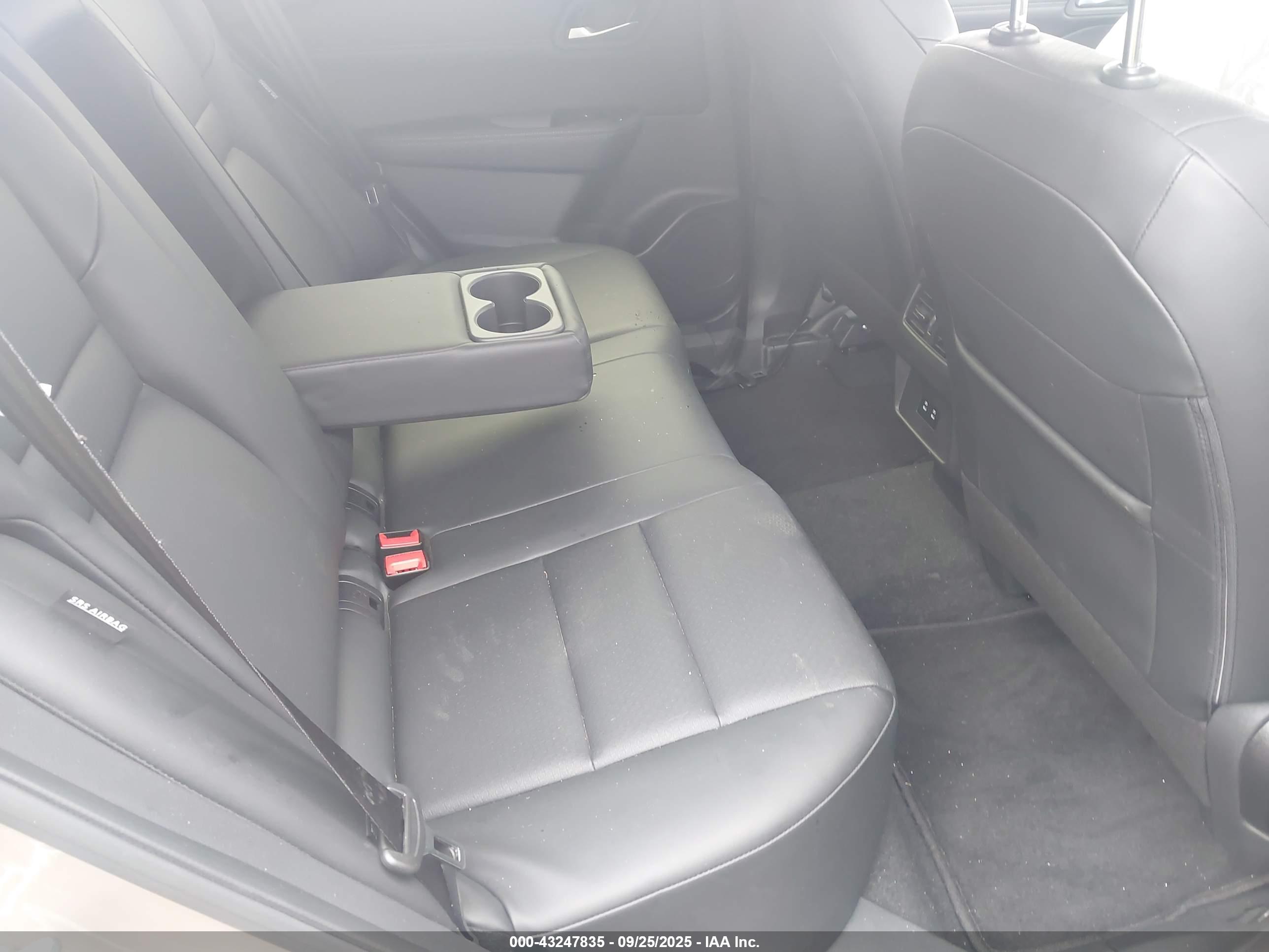 NISSAN ROGUE image 8
