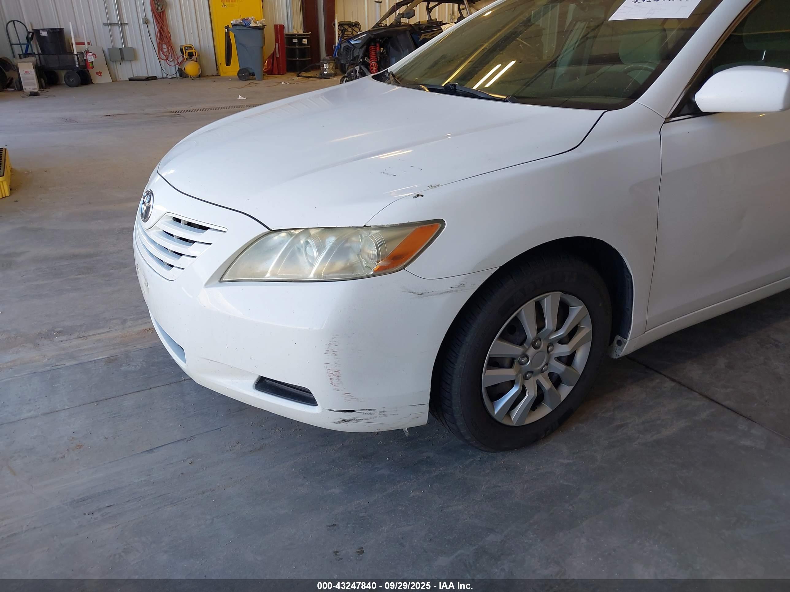 TOYOTA CAMRY image 6