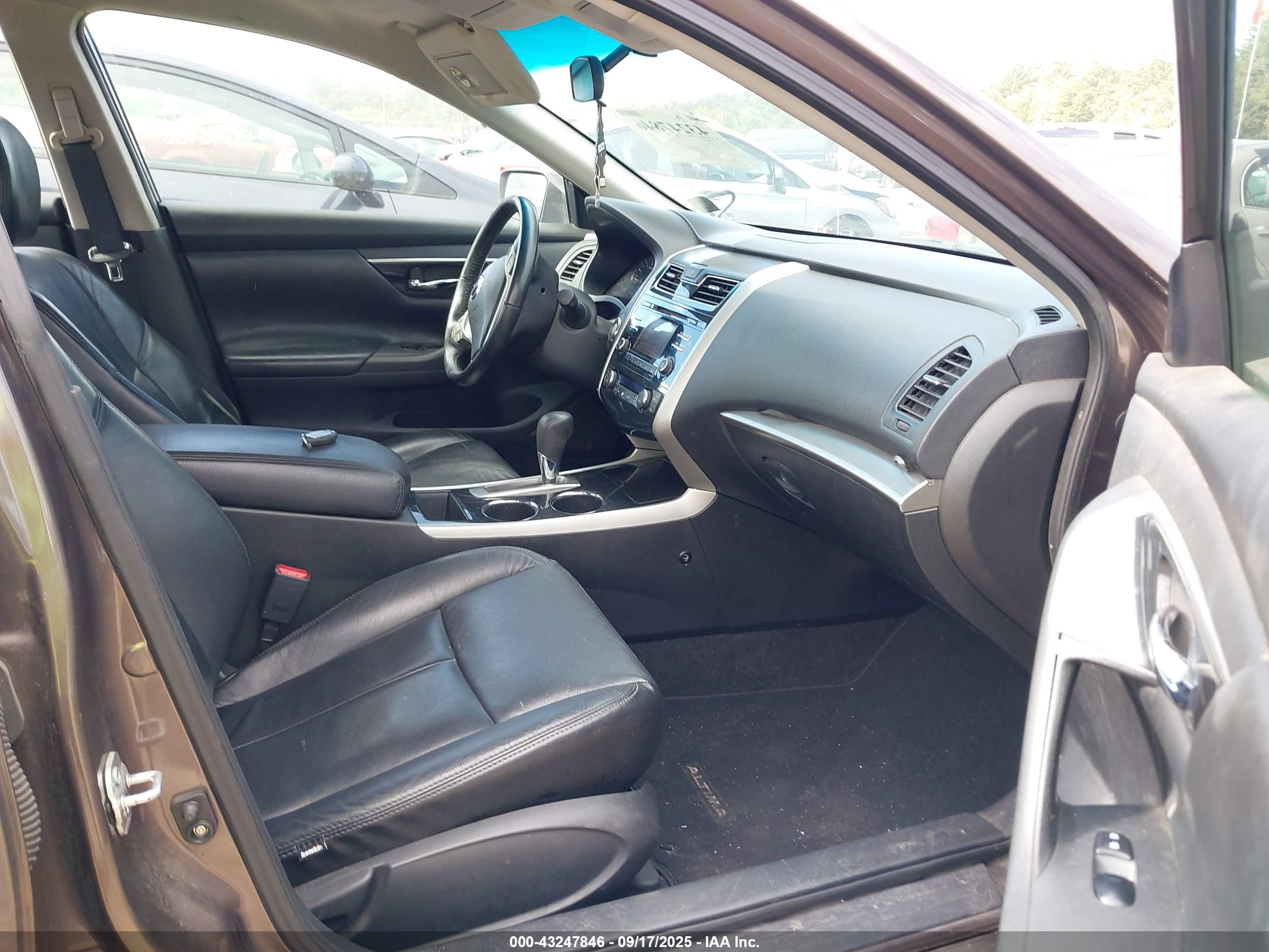 NISSAN ALTIMA image 5