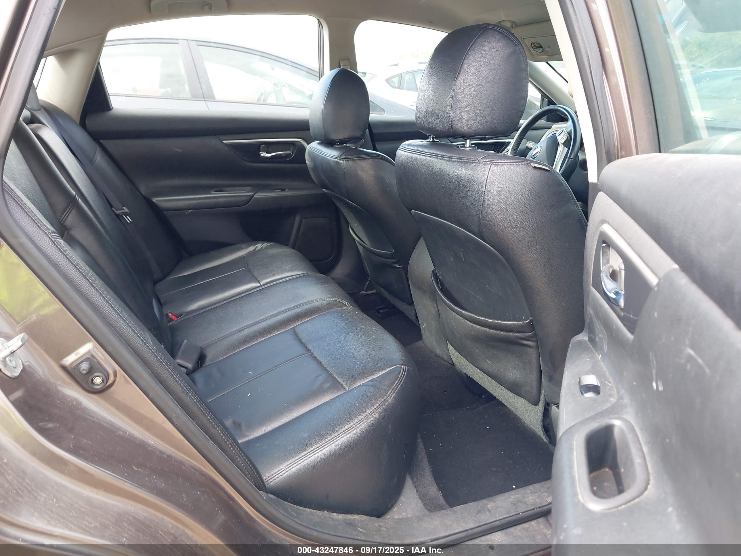 NISSAN ALTIMA image 8