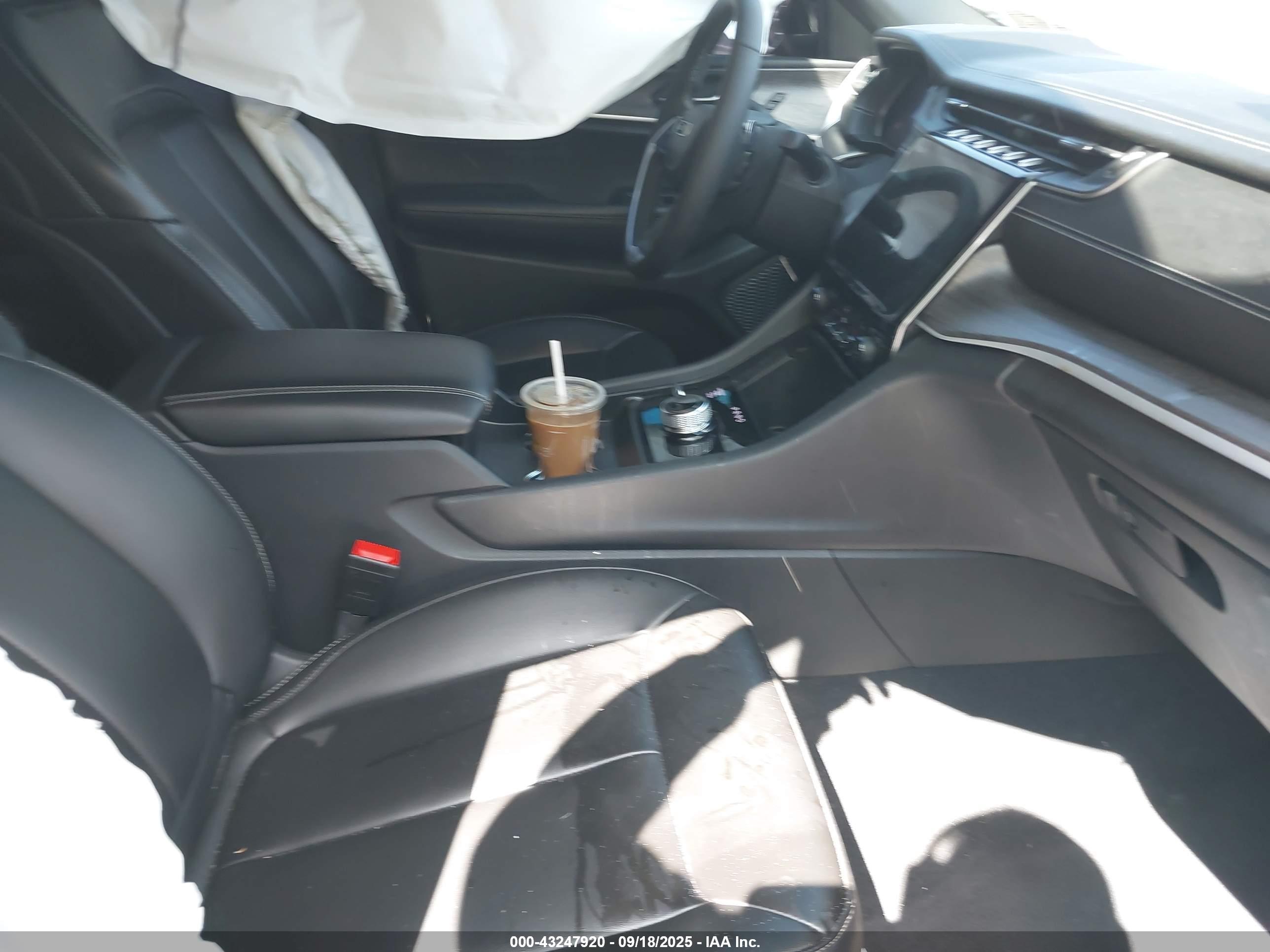 JEEP GRAND image 5