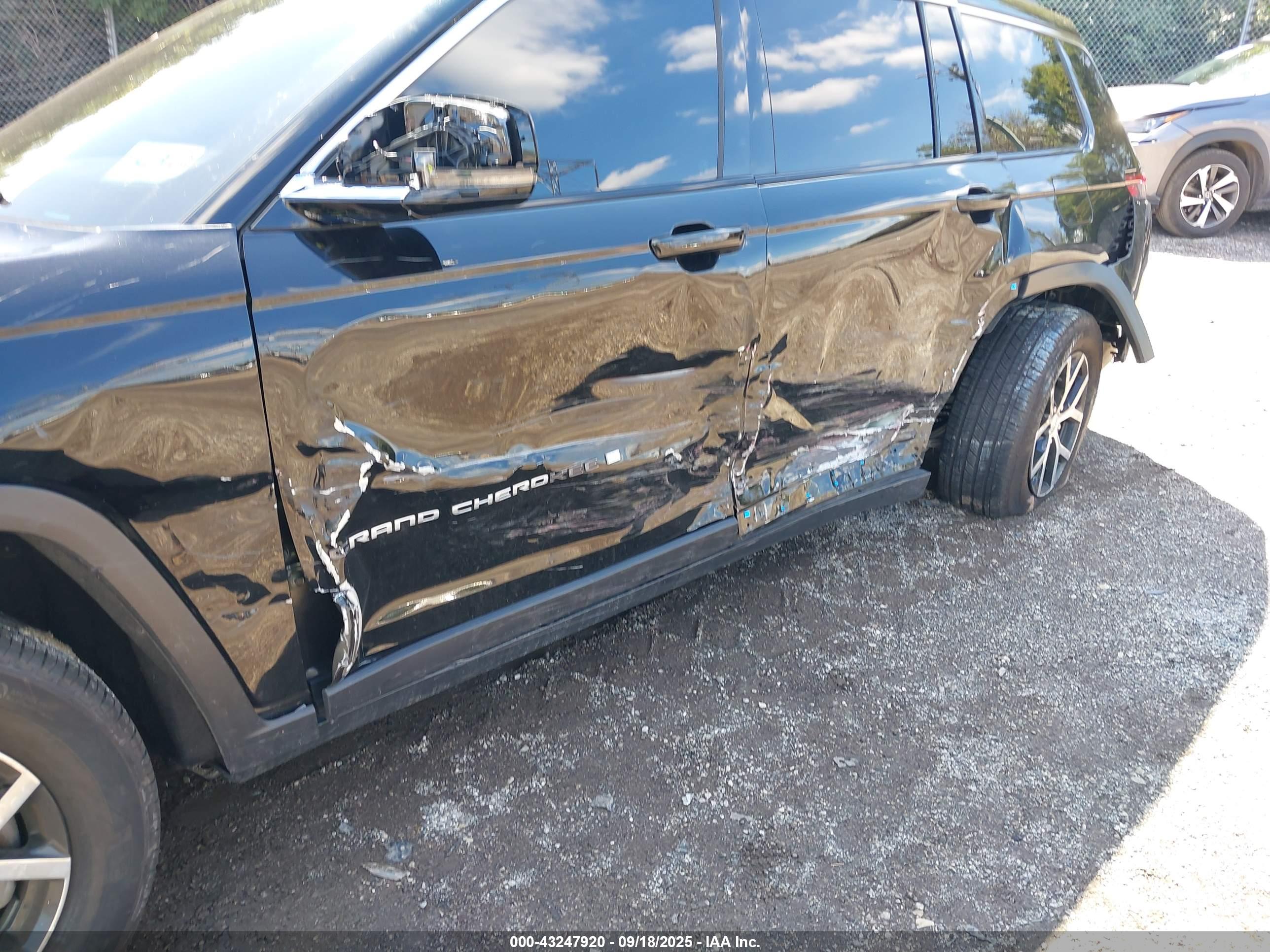 JEEP GRAND image 6