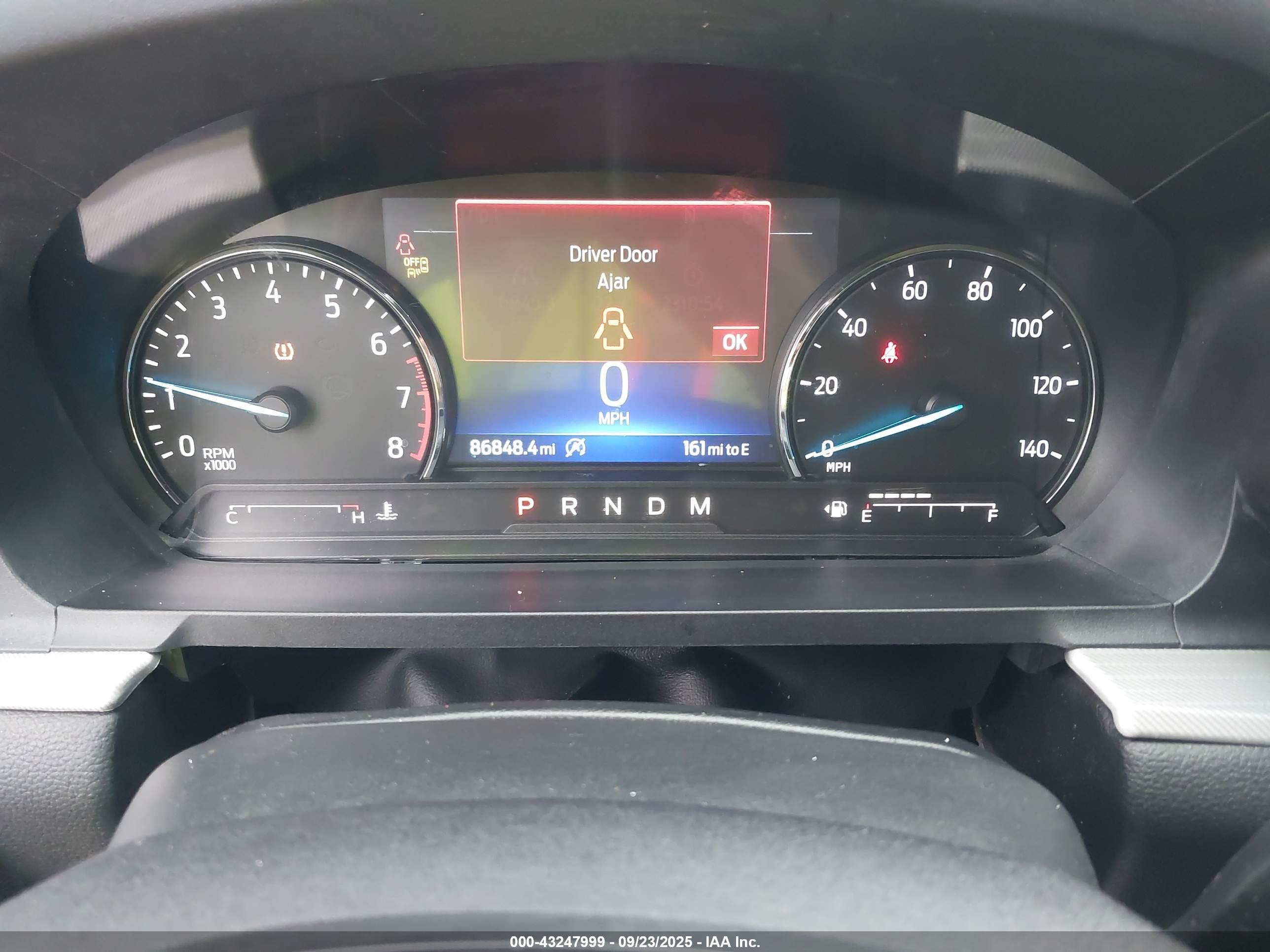 FORD EXPLORER image 7