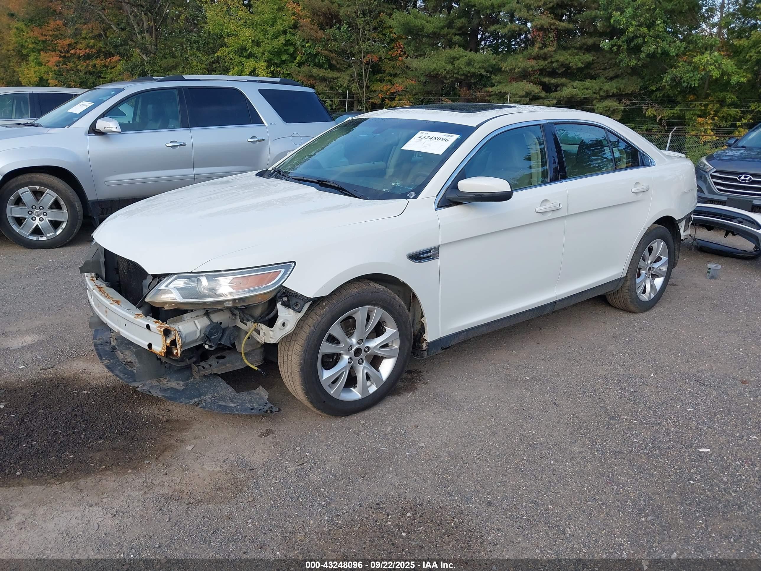 FORD TAURUS image 2