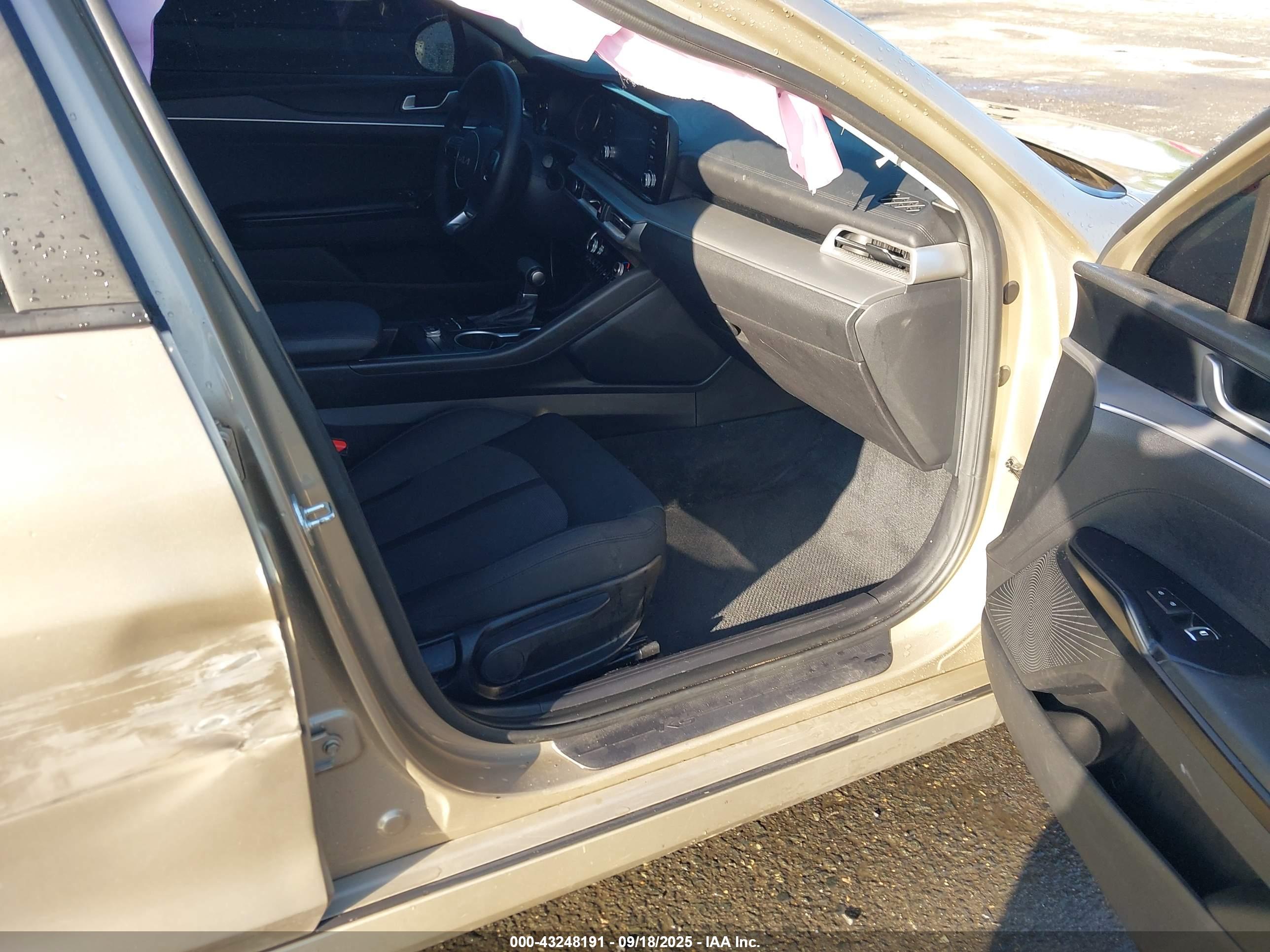 KIA K5 image 5