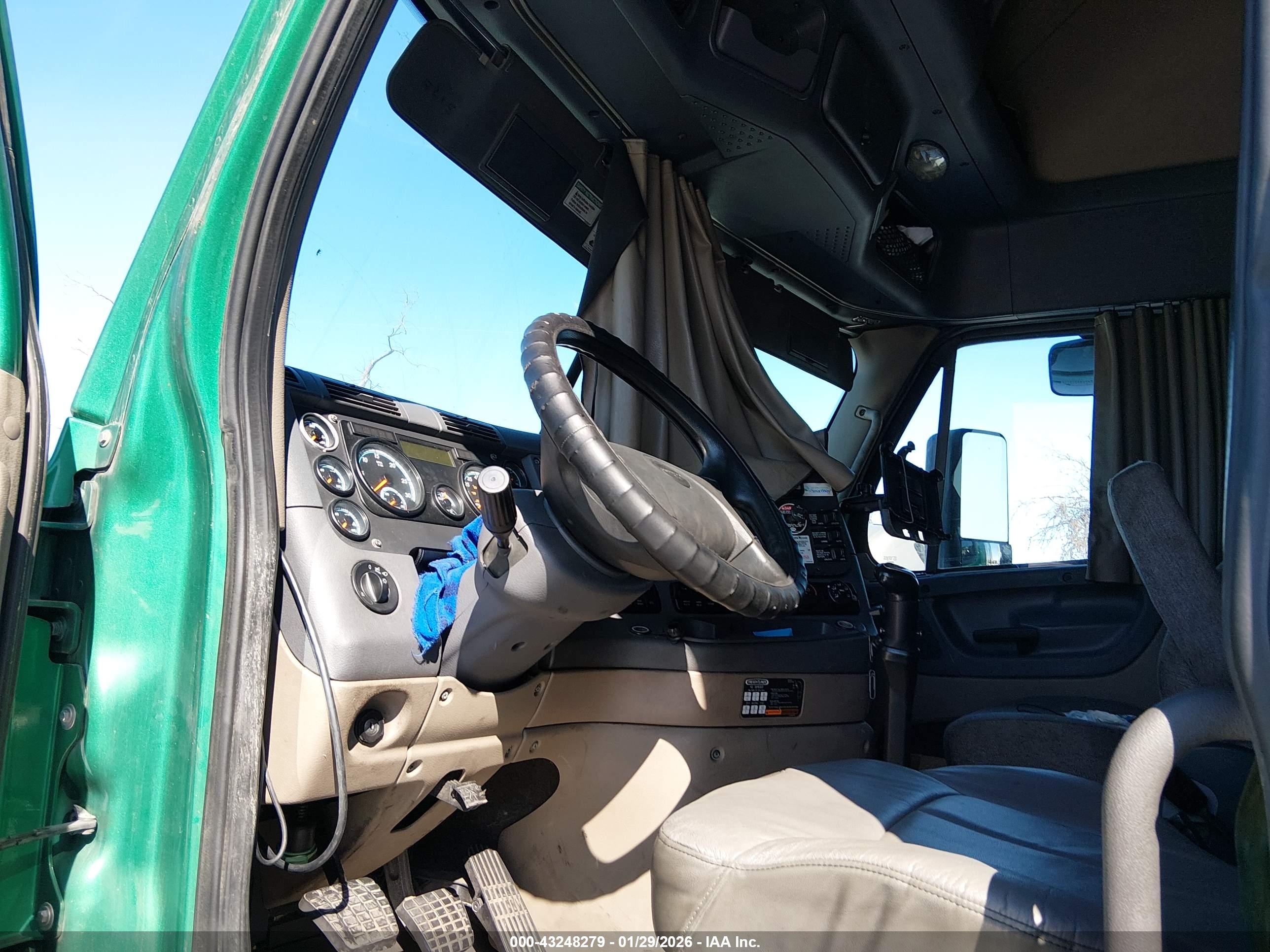 FREIGHTLINER CASCADIA image 8