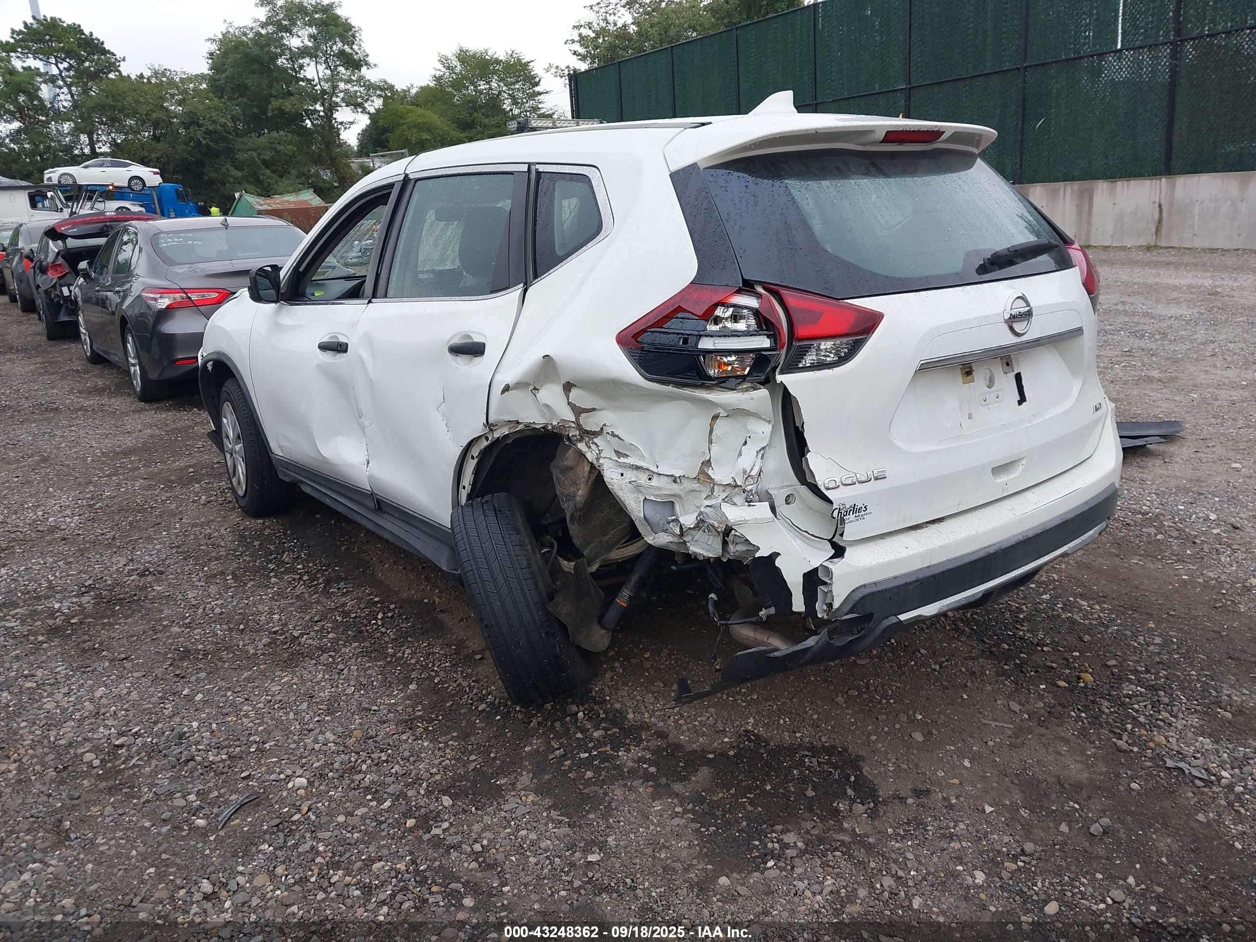 NISSAN ROGUE image 3
