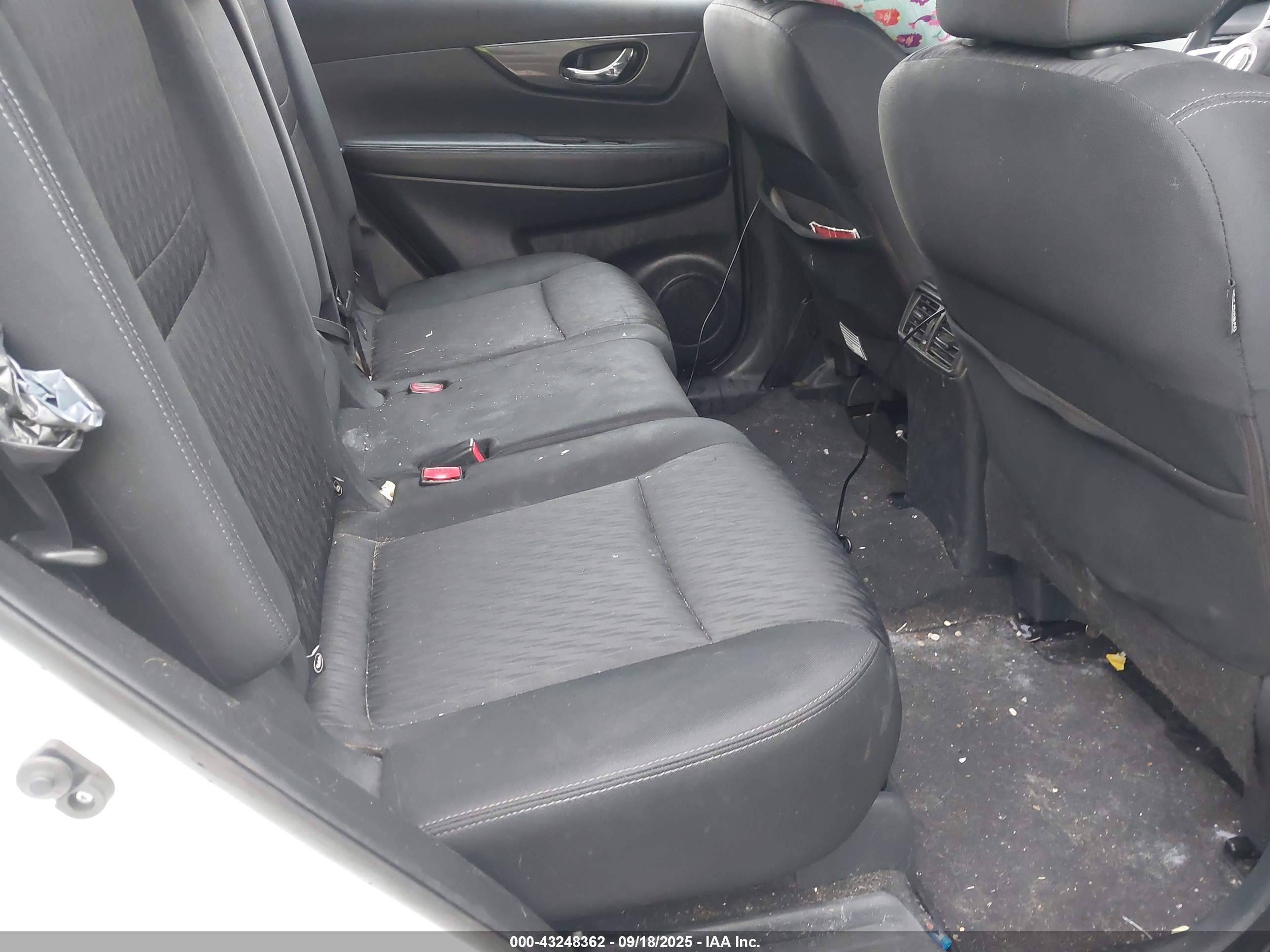NISSAN ROGUE image 8
