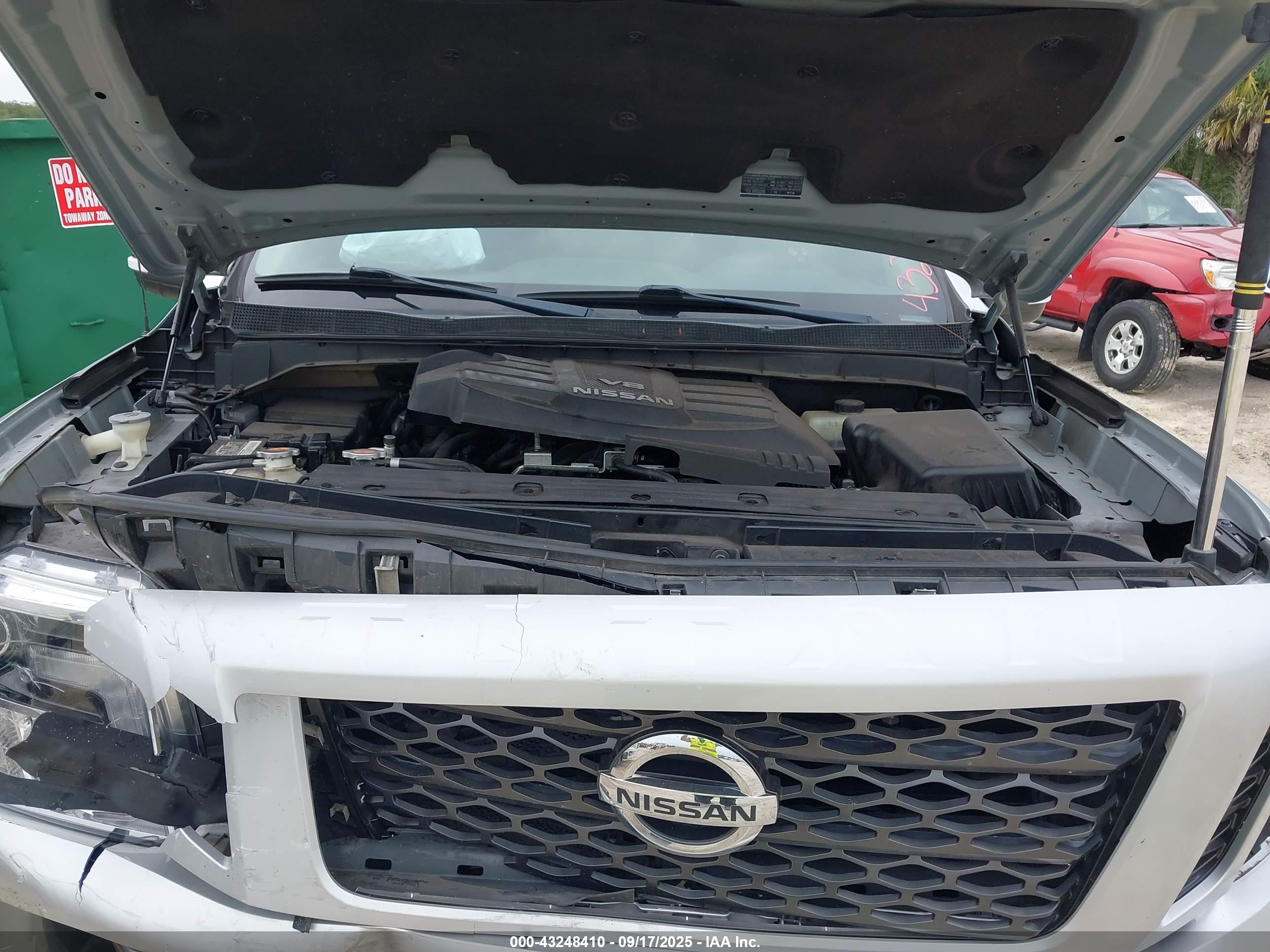 NISSAN TITAN image 10