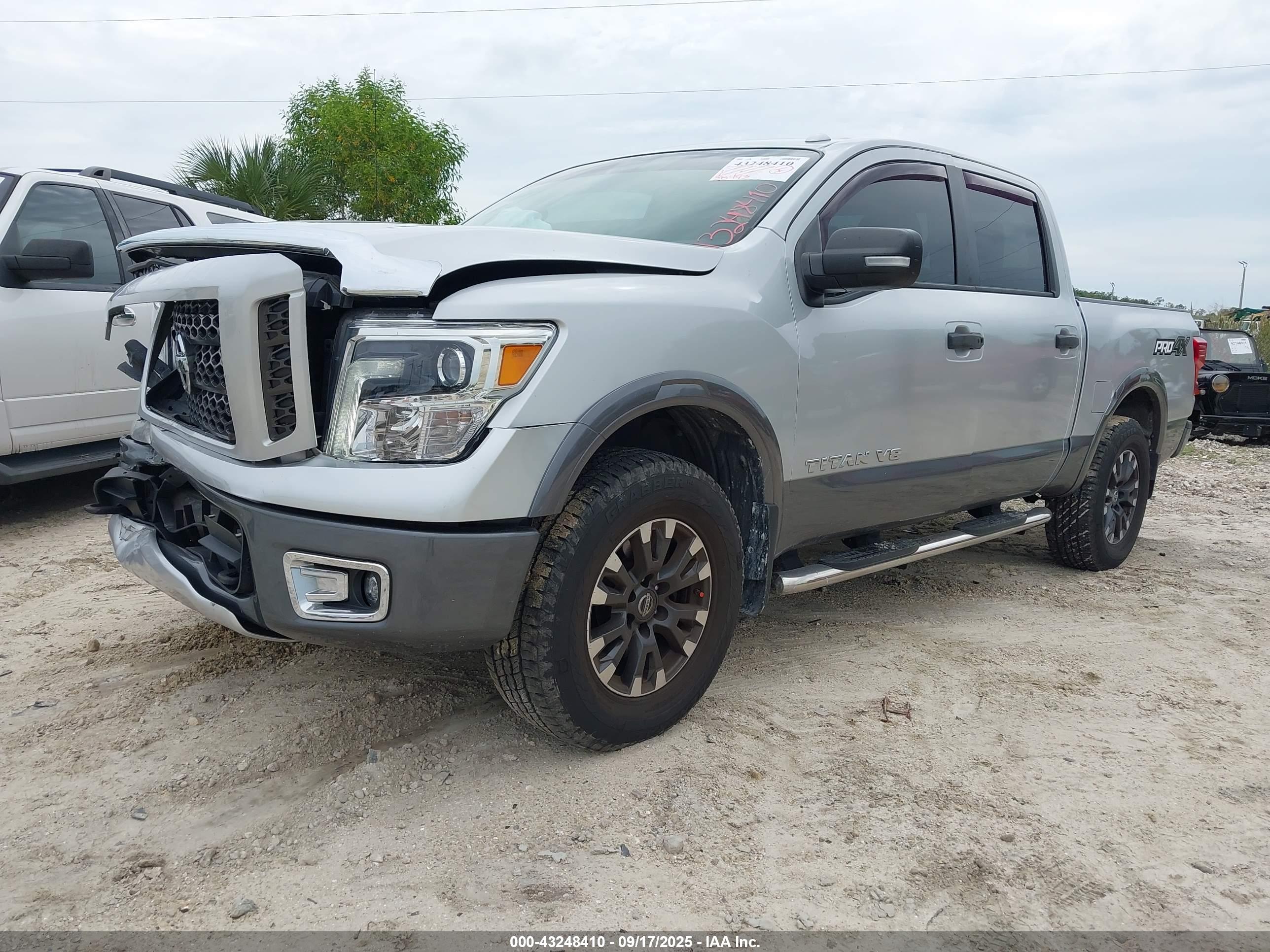 NISSAN TITAN image 2