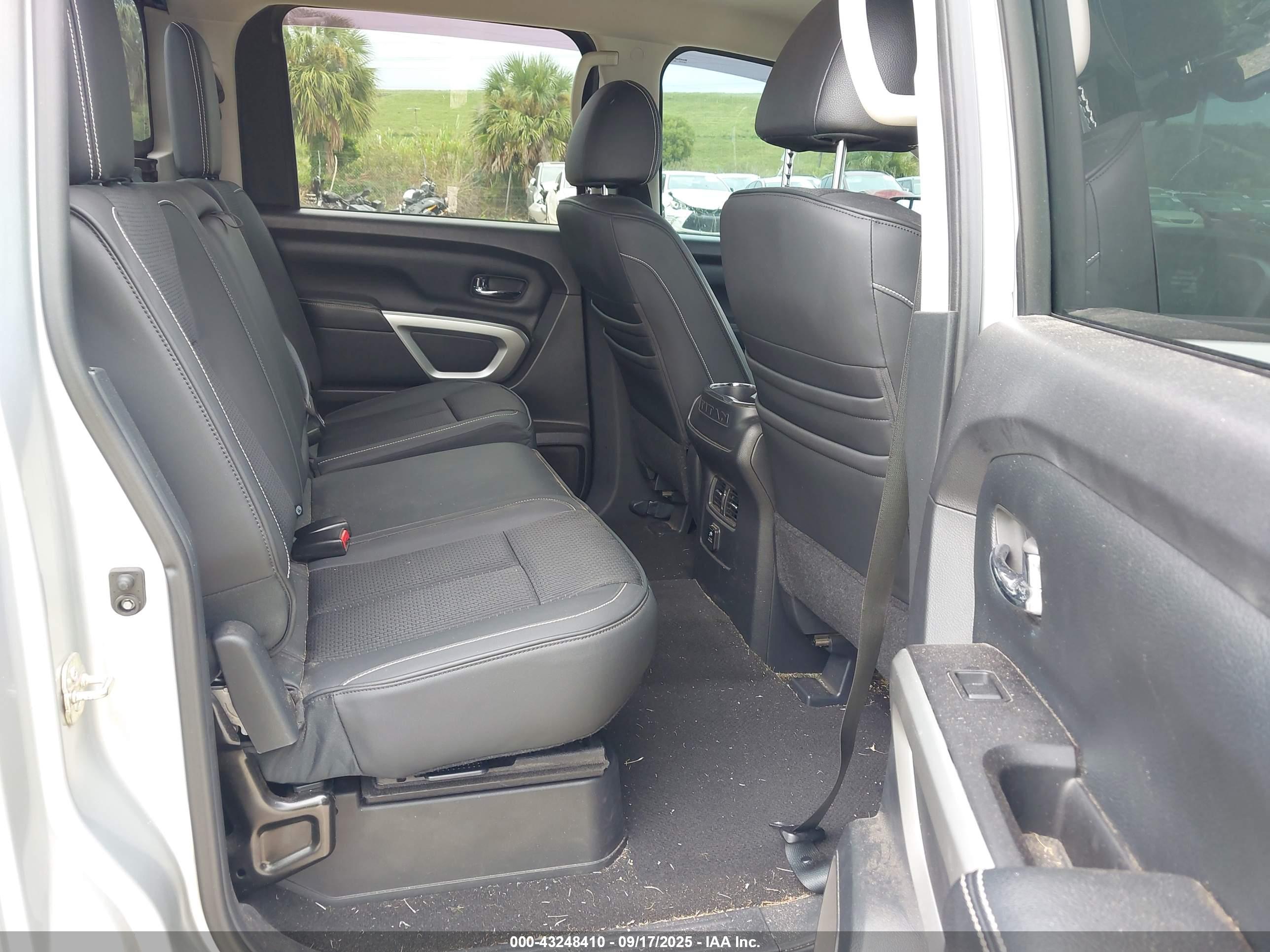 NISSAN TITAN image 8