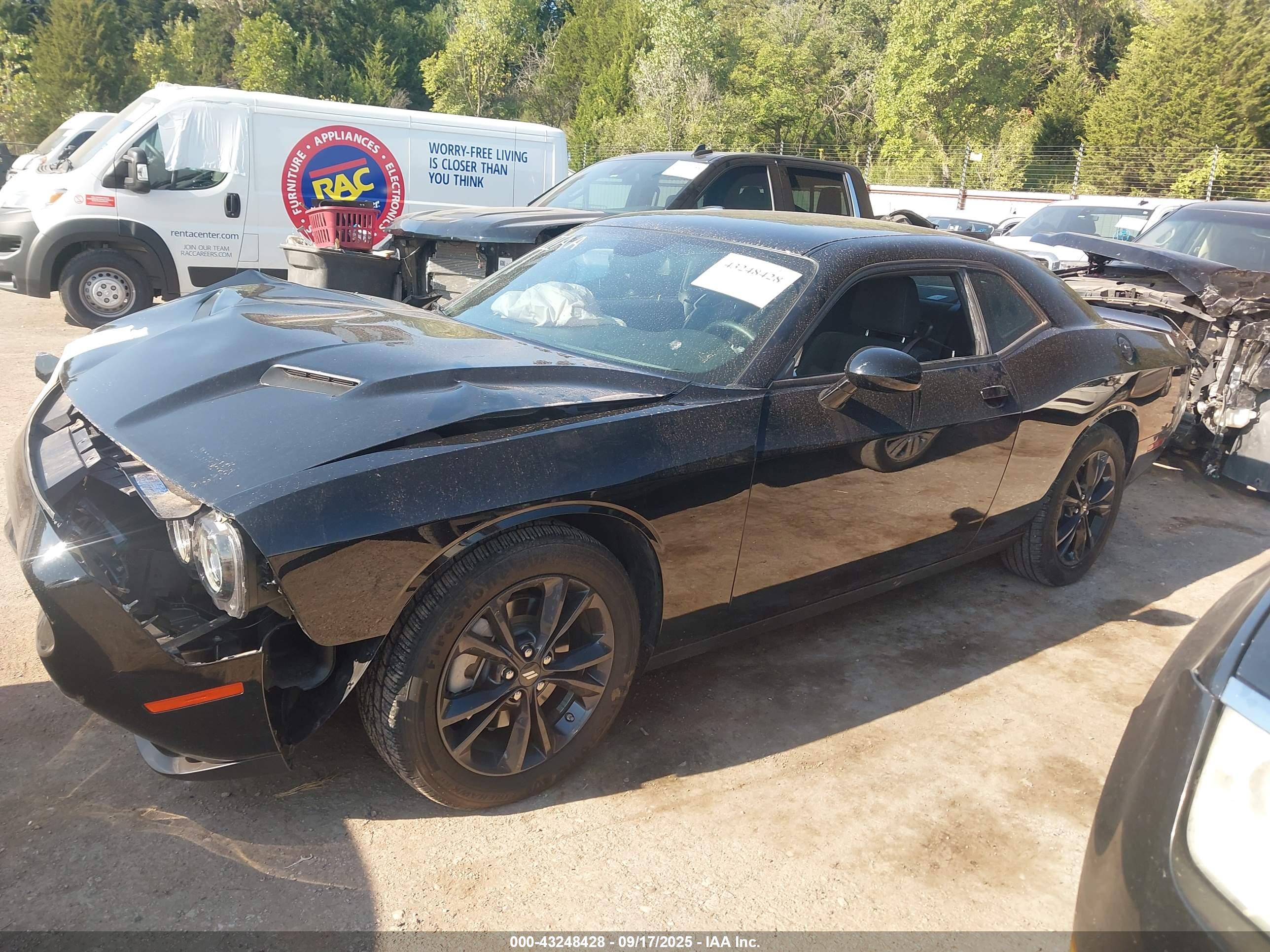 DODGE CHALLENGER image 2