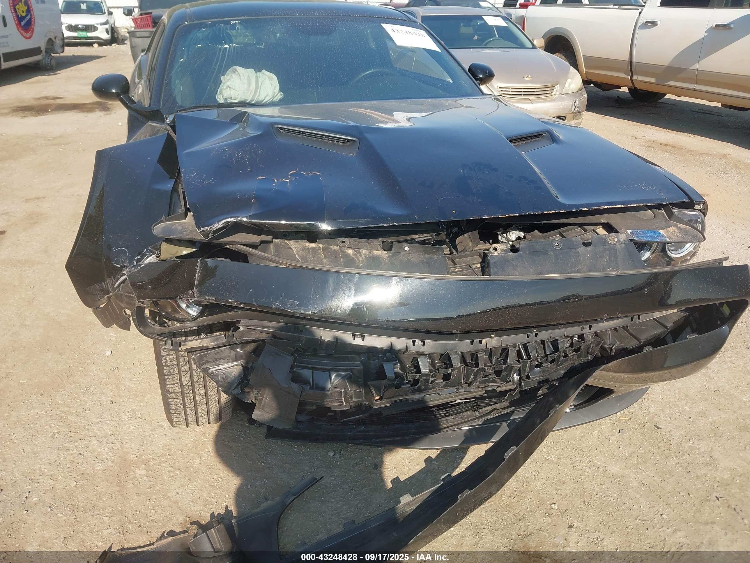 DODGE CHALLENGER image 6