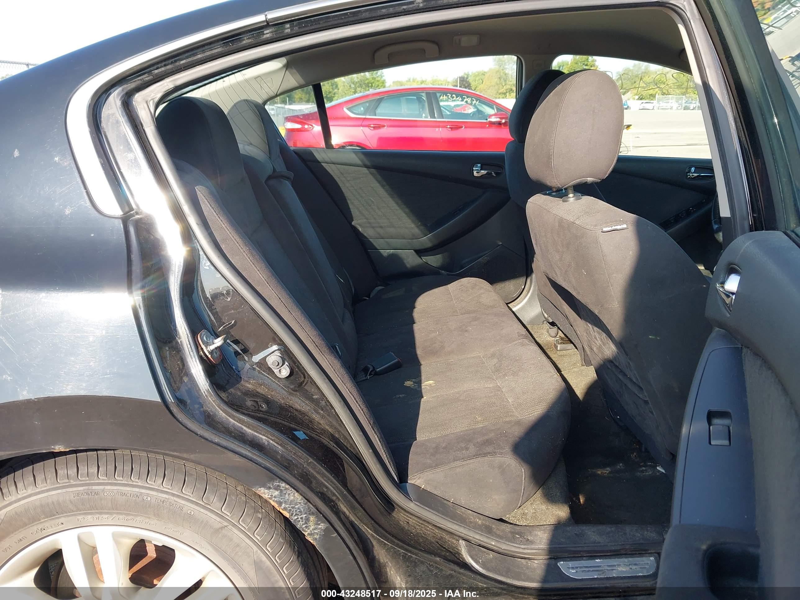 NISSAN ALTIMA image 8