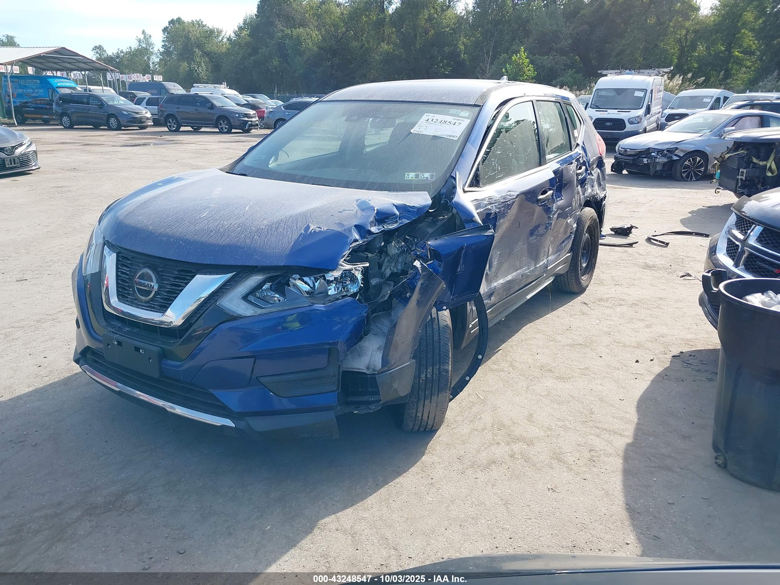 NISSAN ROGUE image 2