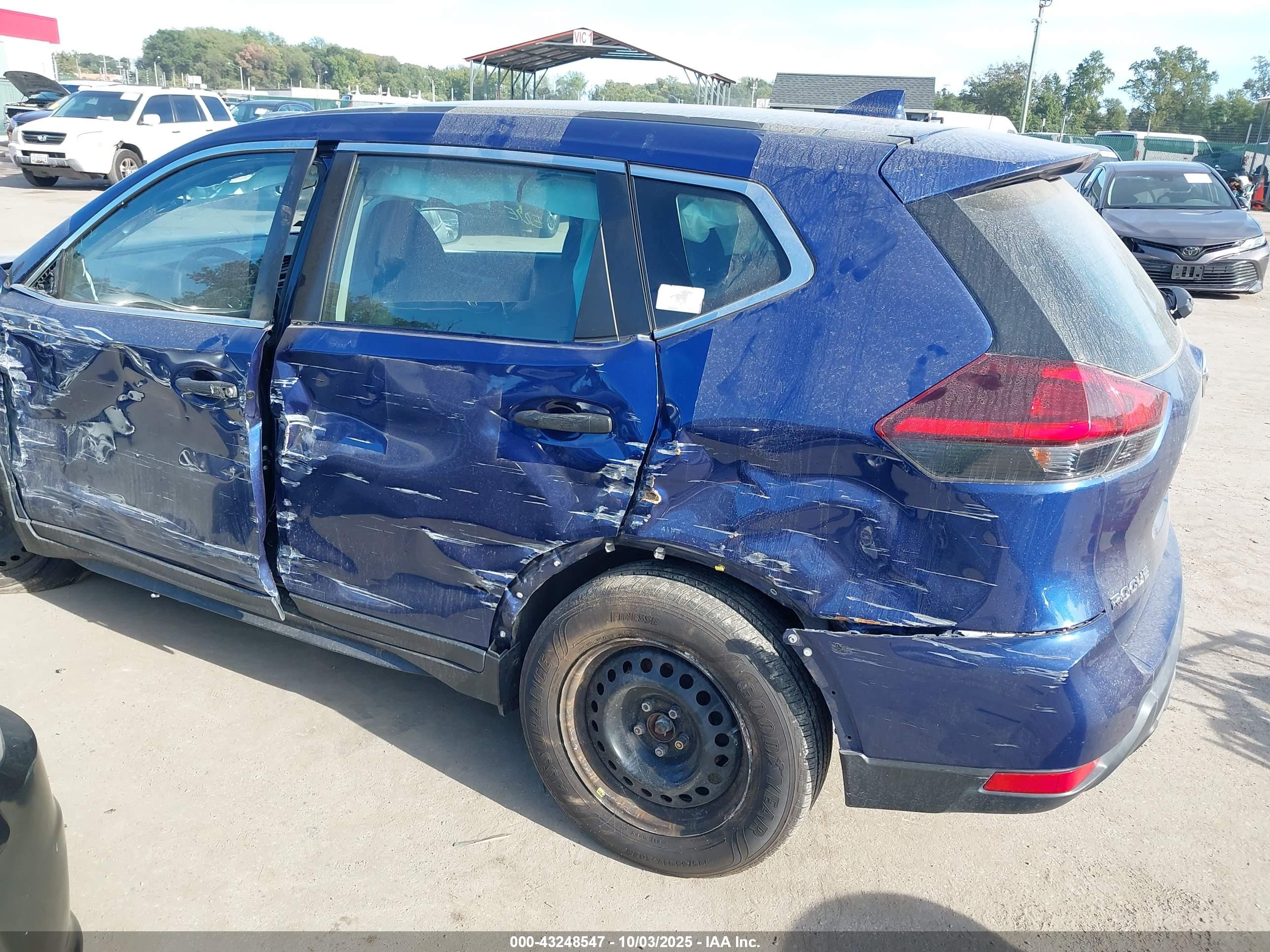 NISSAN ROGUE image 6
