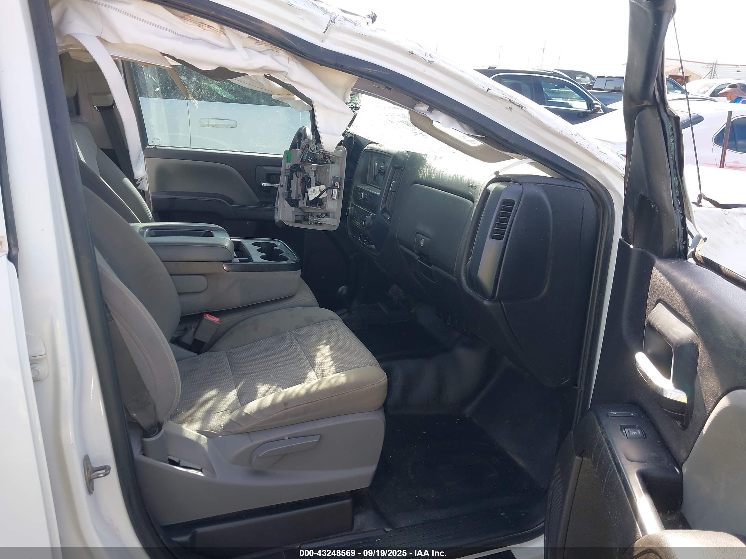 CHEVROLET SILVERADO image 5