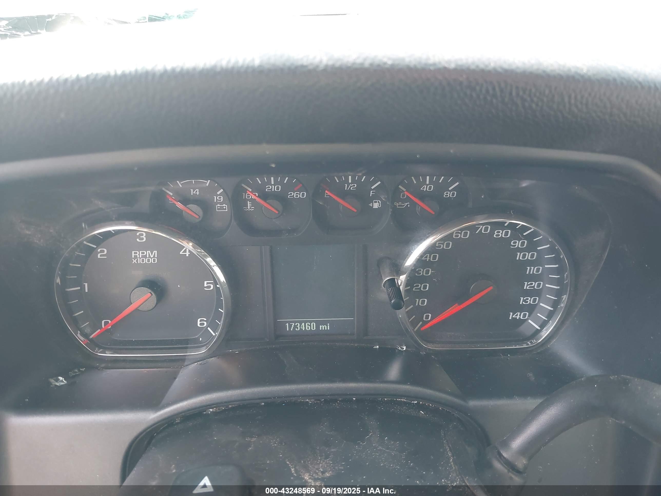CHEVROLET SILVERADO image 7