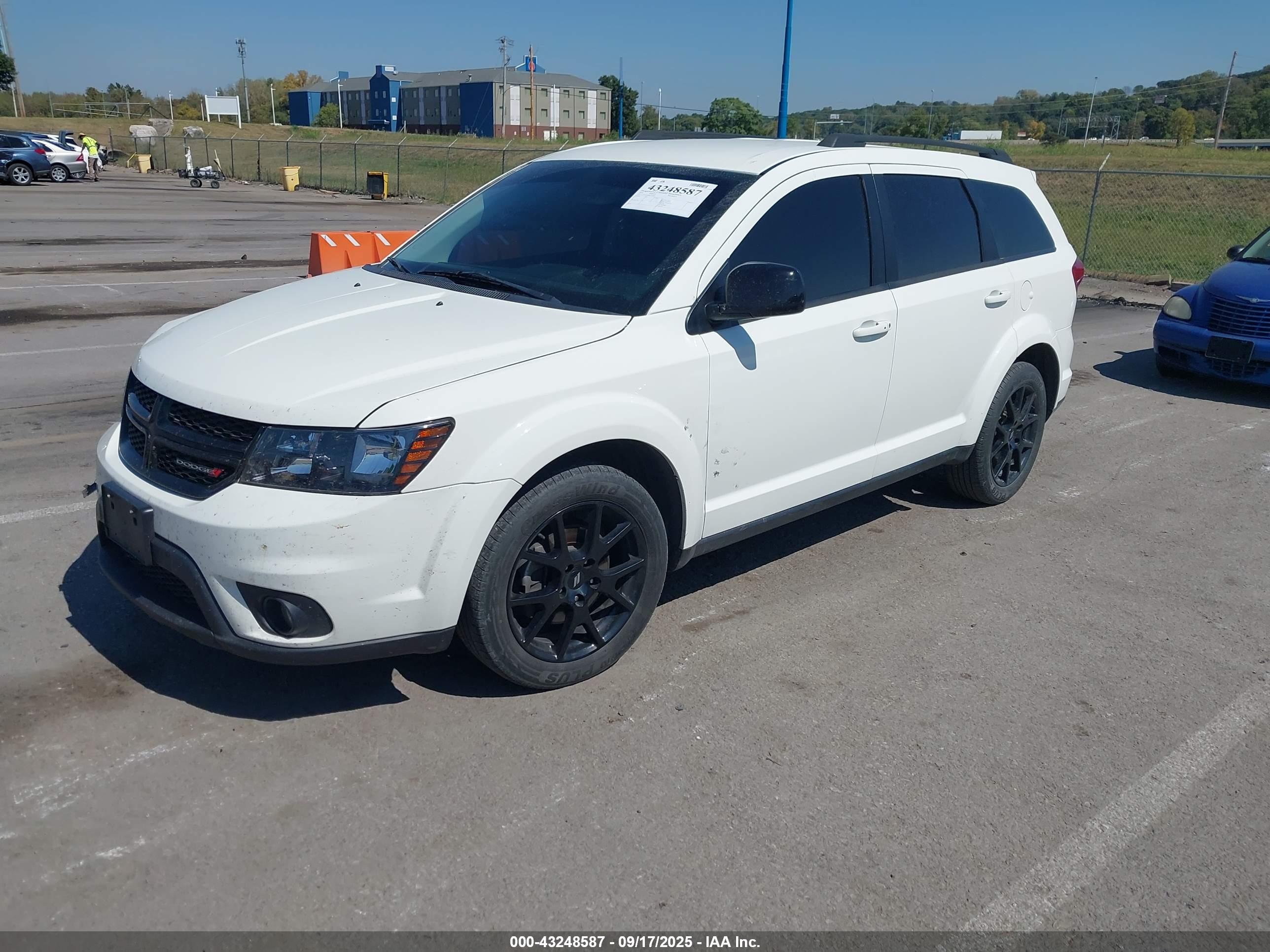 DODGE JOURNEY image 2
