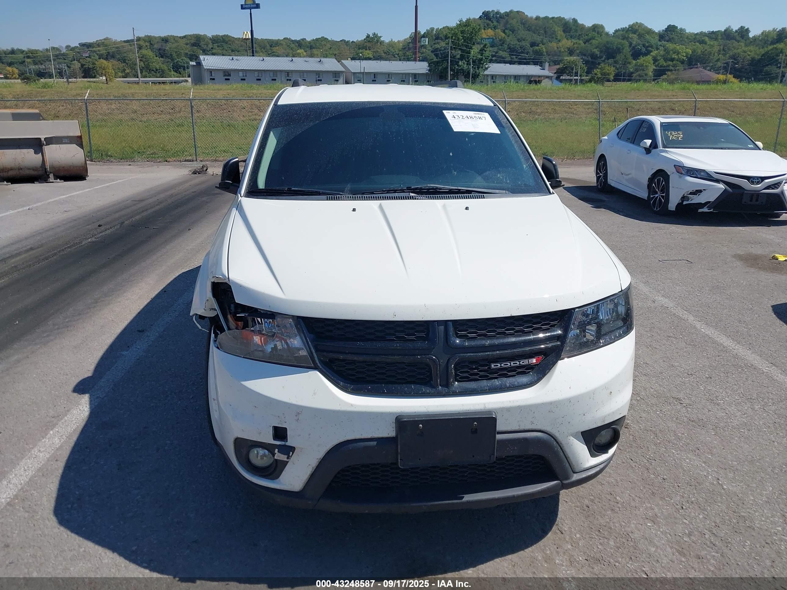 DODGE JOURNEY image 6
