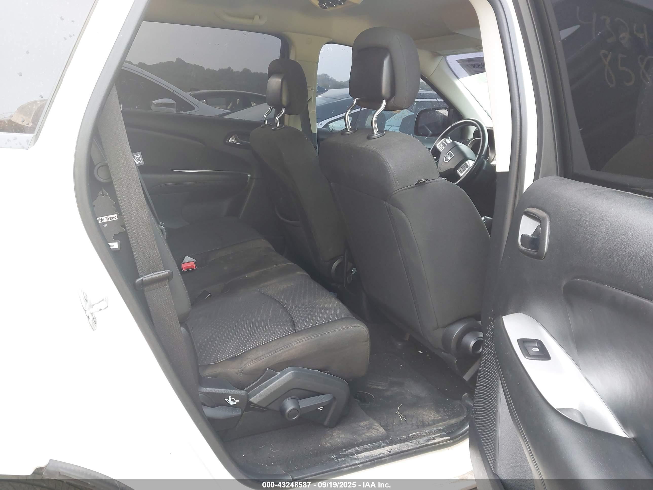 DODGE JOURNEY image 8