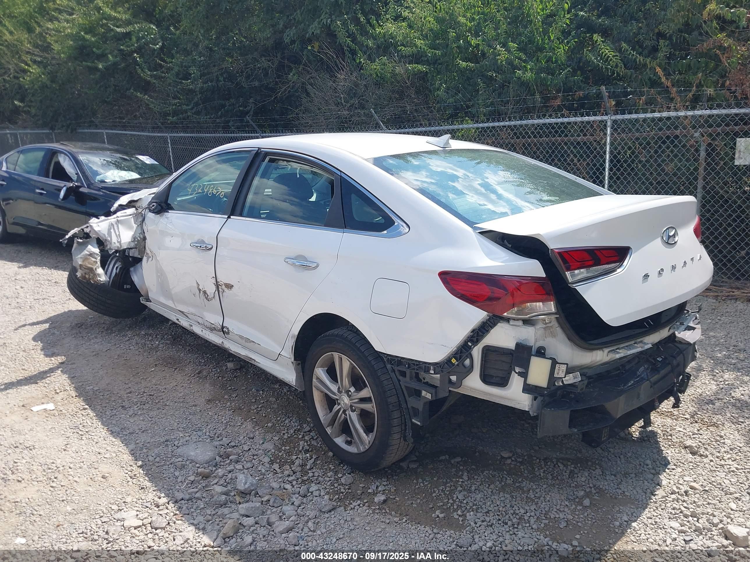 HYUNDAI SONATA image 3