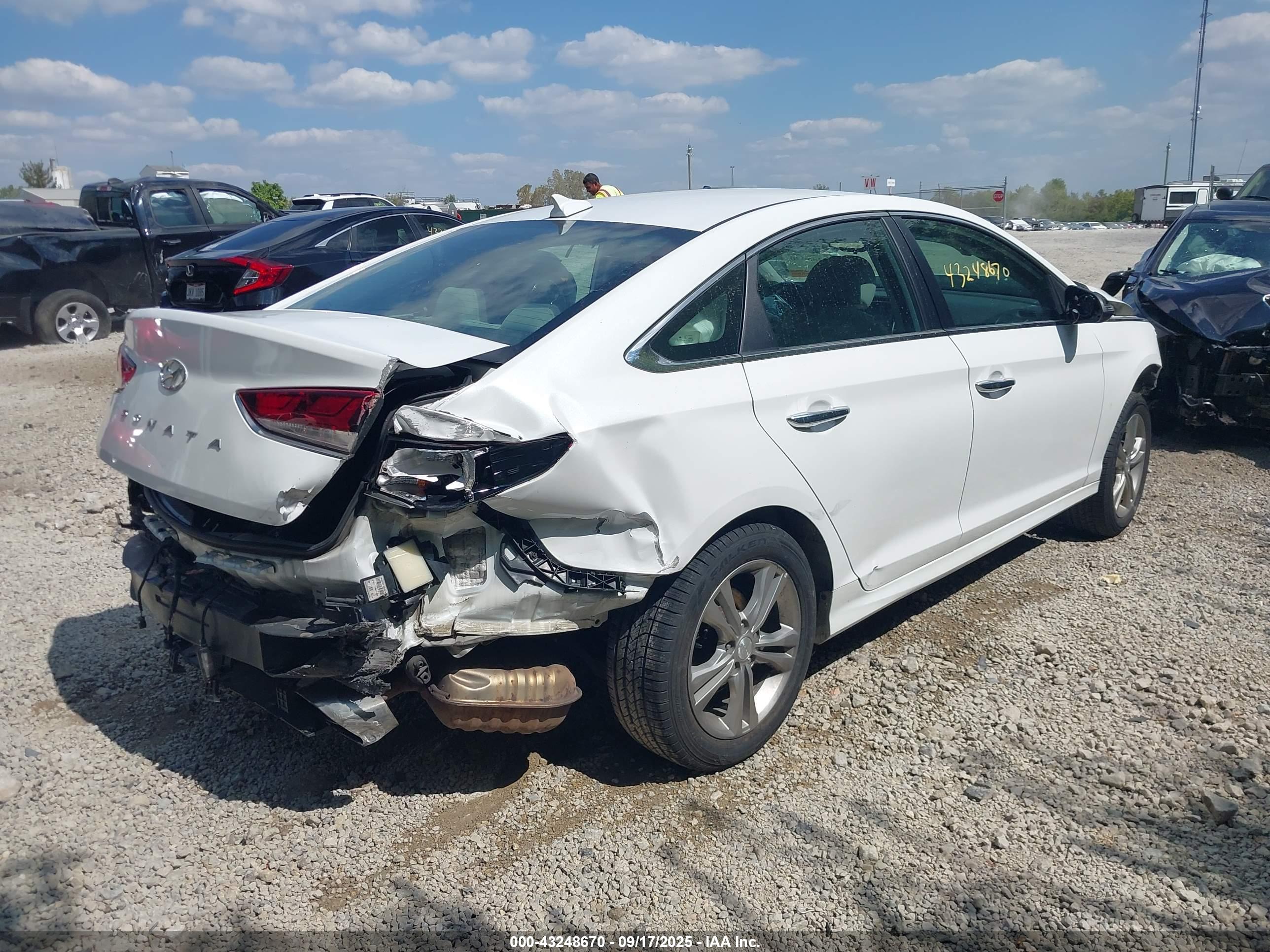 HYUNDAI SONATA image 4
