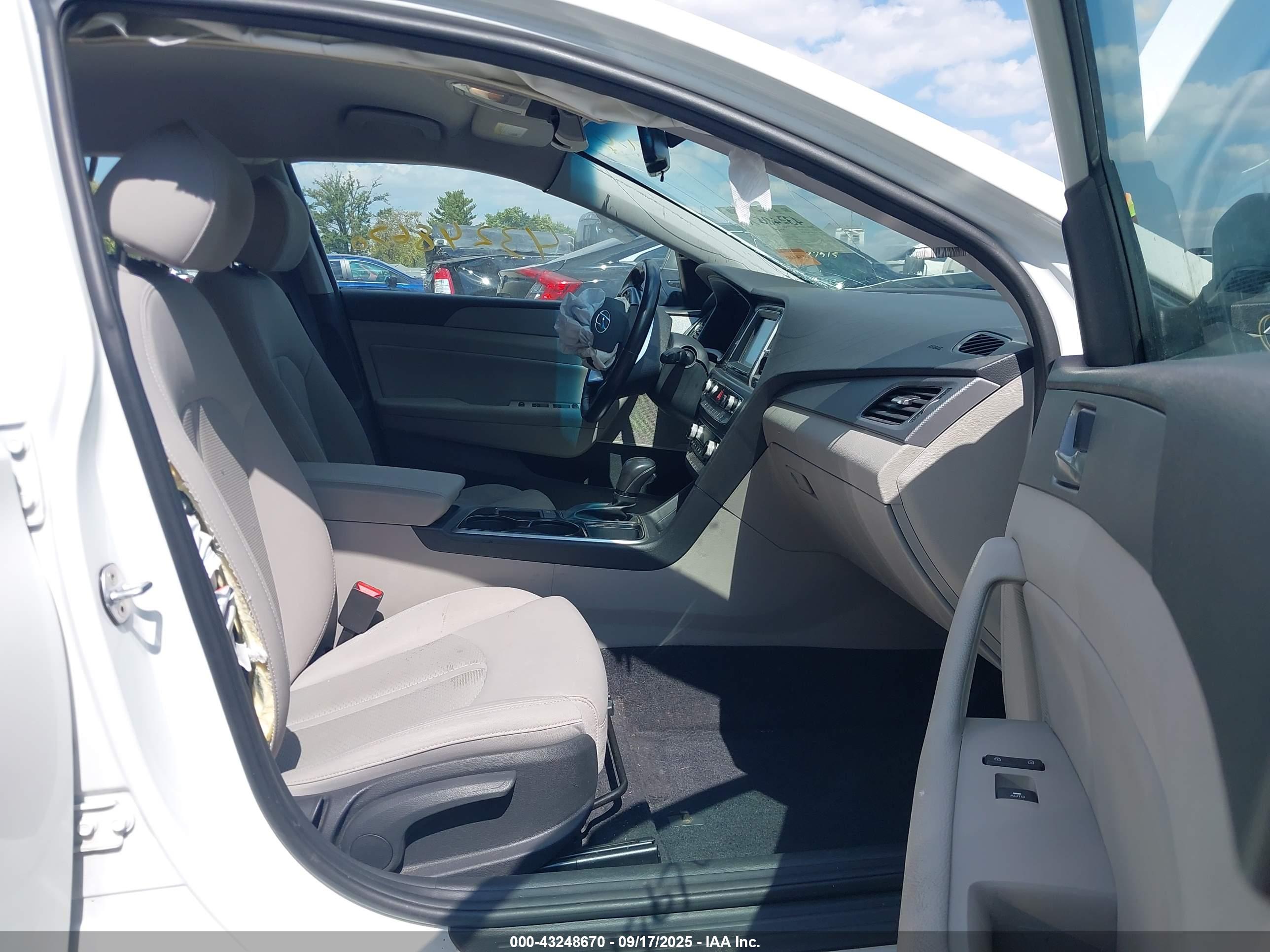 HYUNDAI SONATA image 5