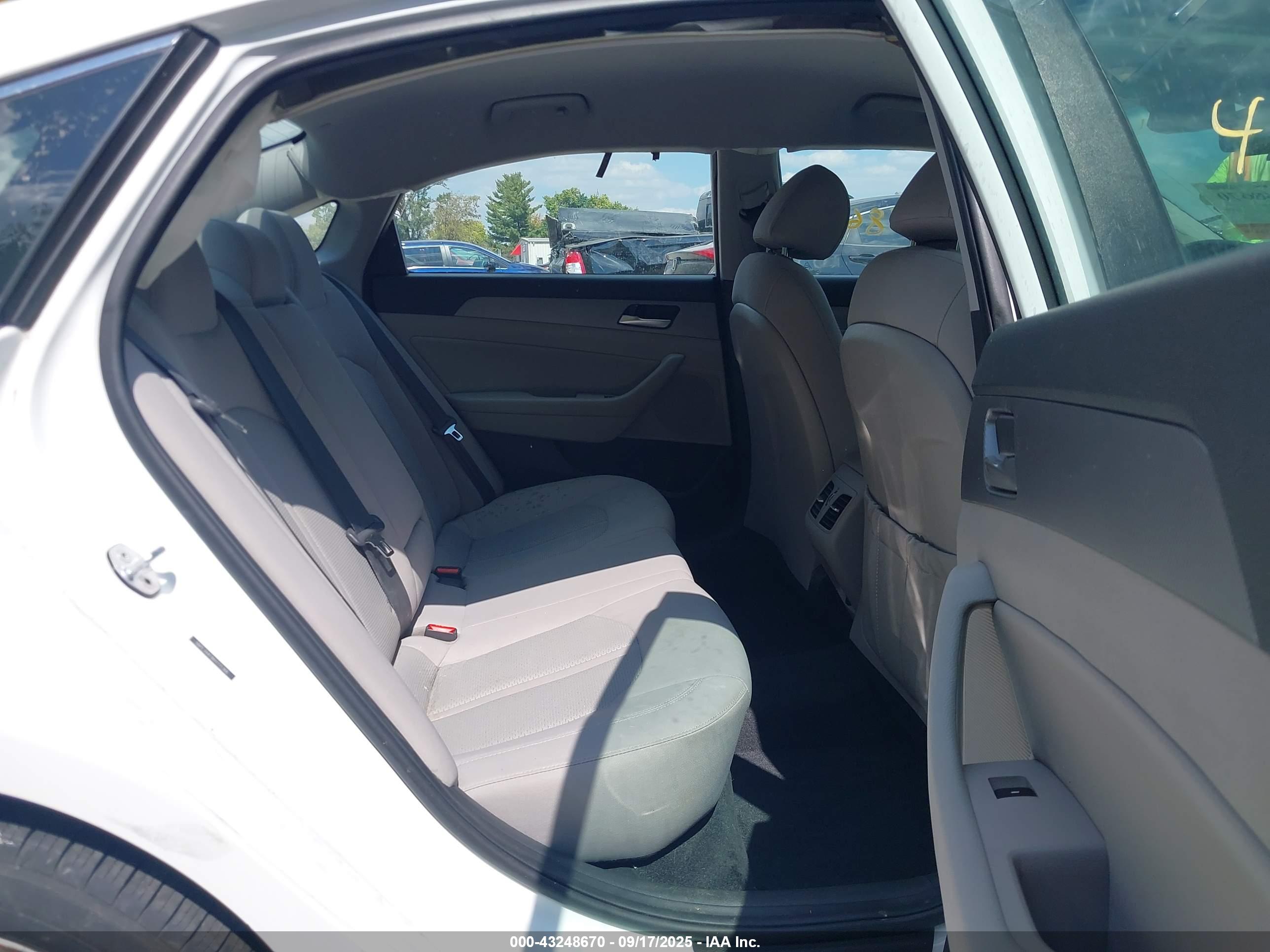 HYUNDAI SONATA image 8