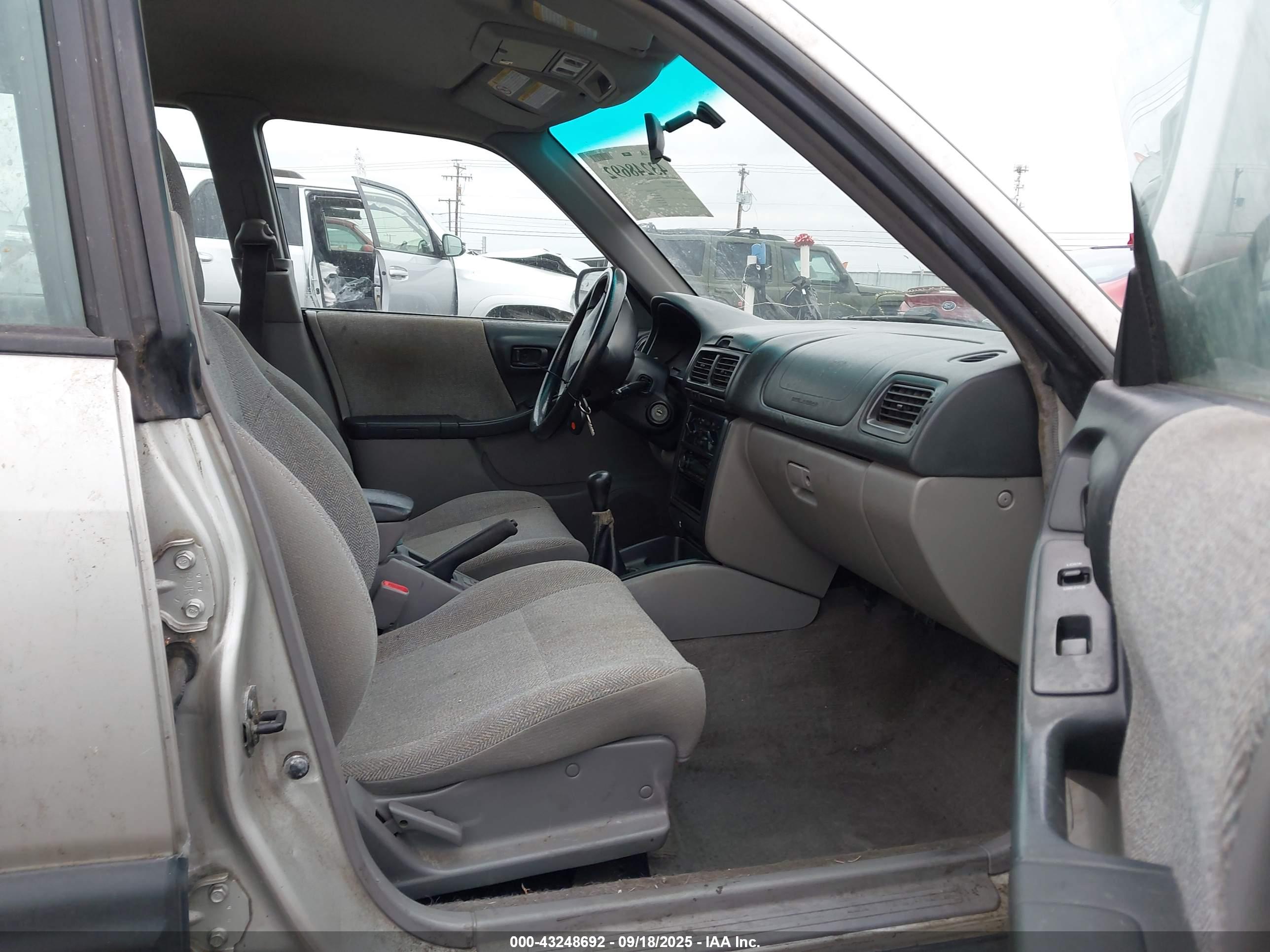 SUBARU FORESTER image 5