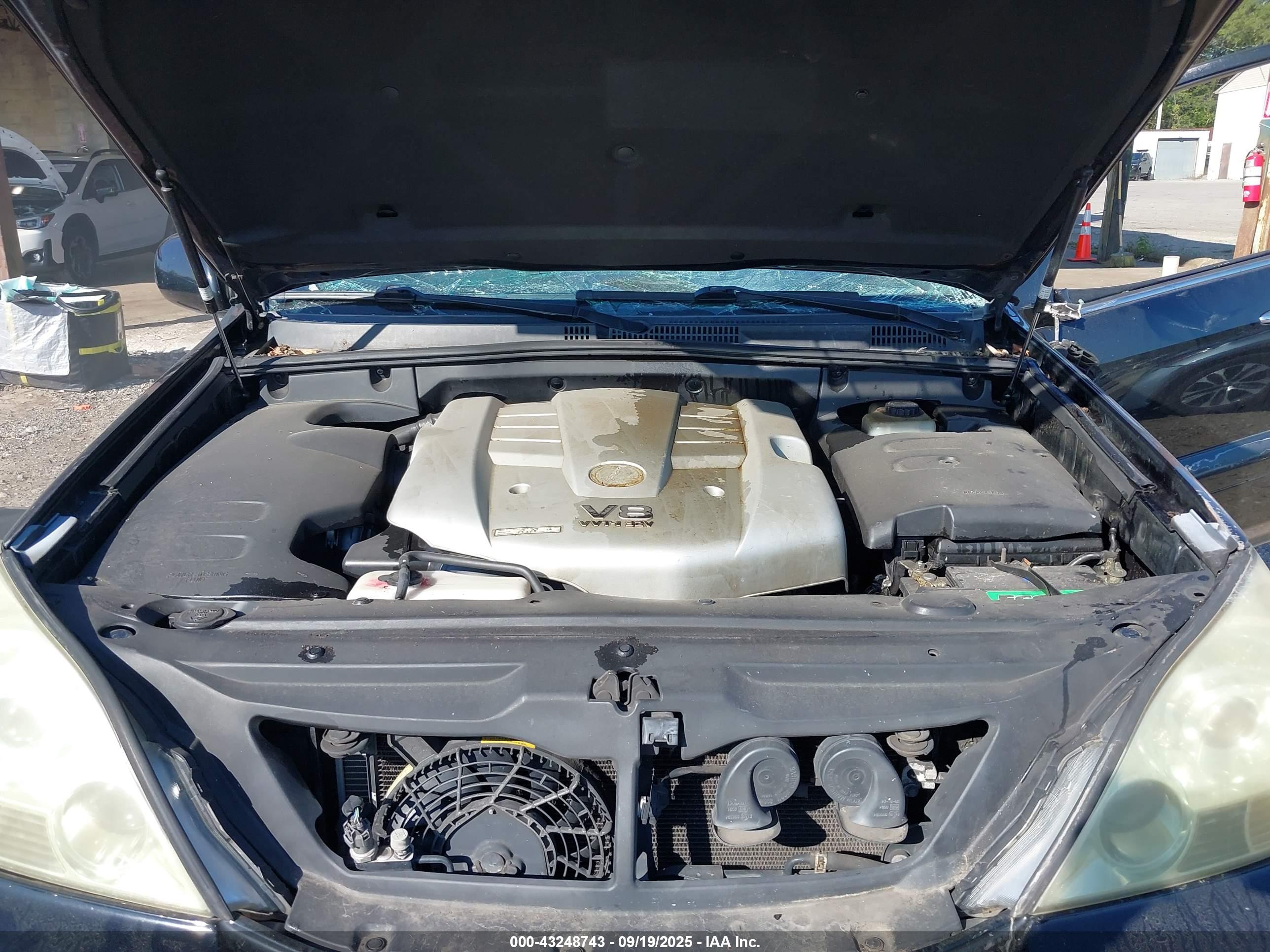 LEXUS GX image 10