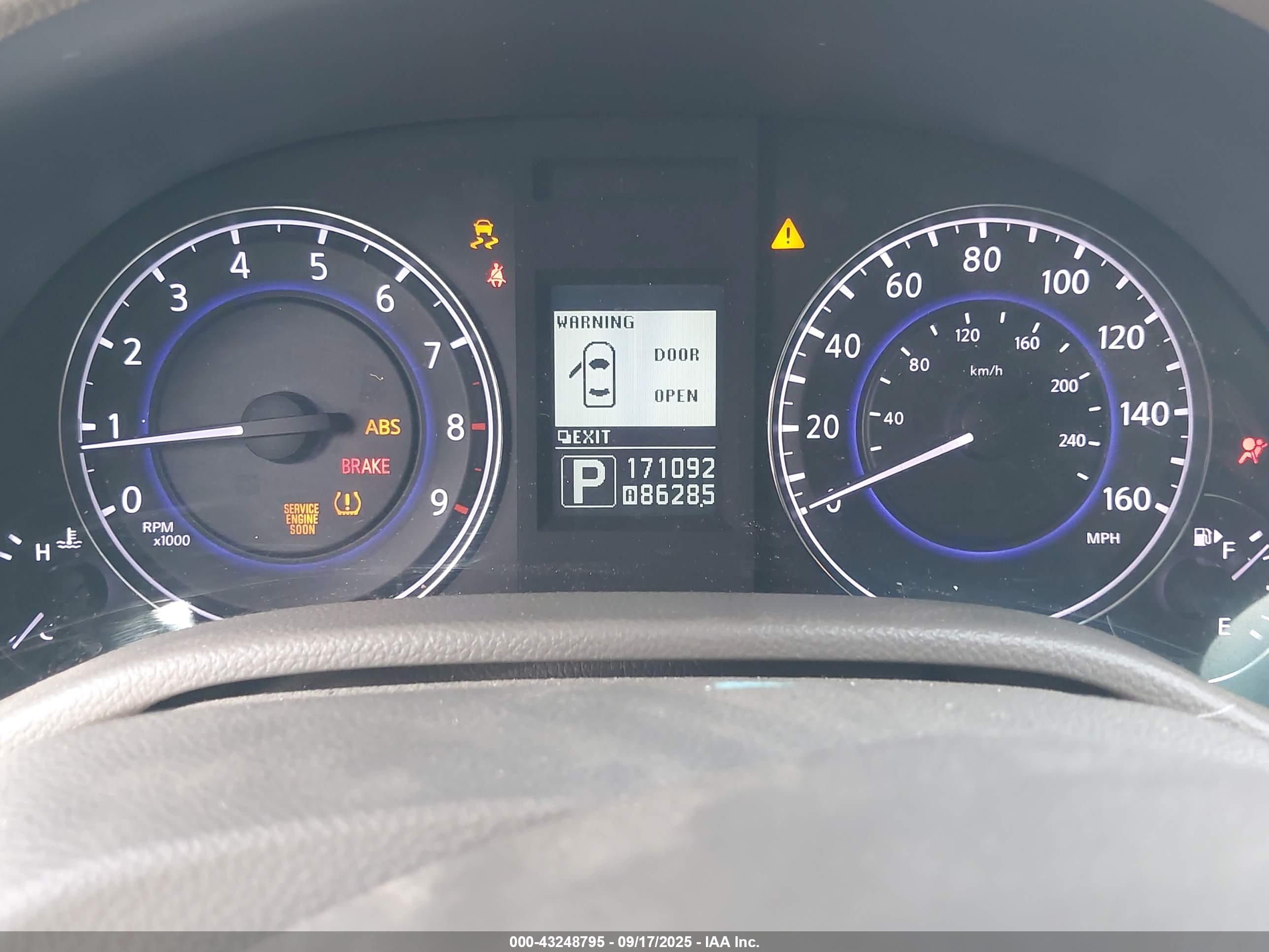 INFINITI G37 image 7
