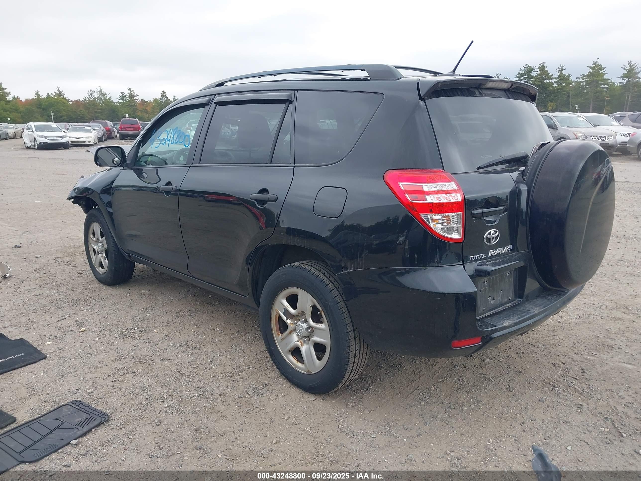 TOYOTA RAV4 image 3