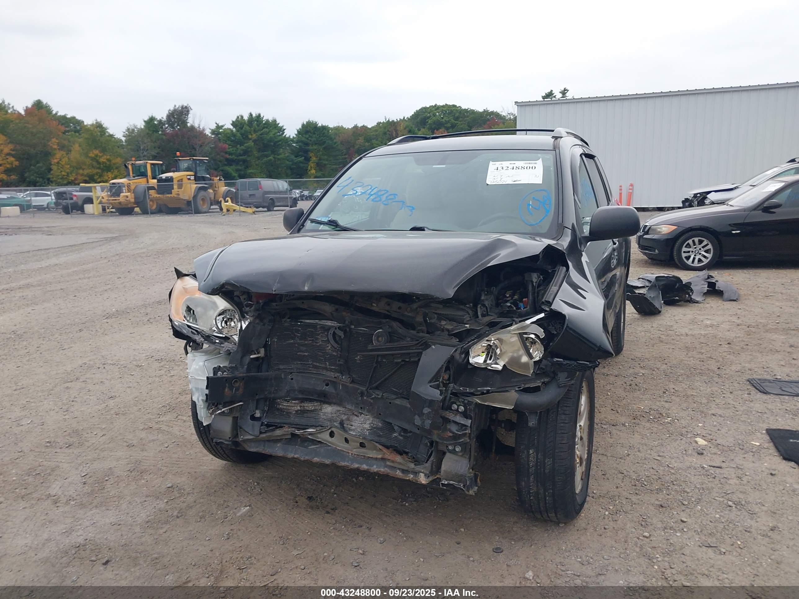 TOYOTA RAV4 image 6