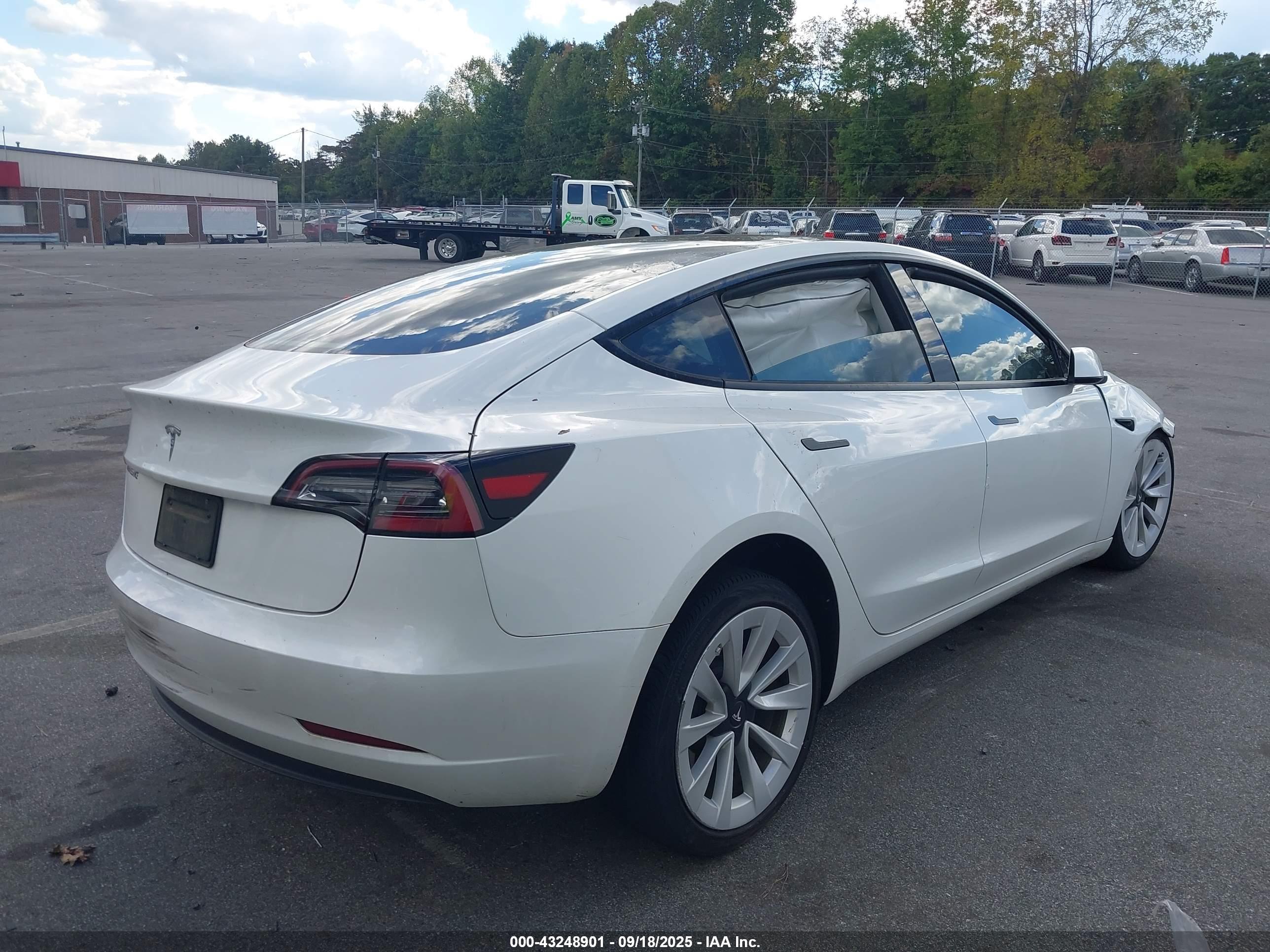 TESLA MODEL image 4
