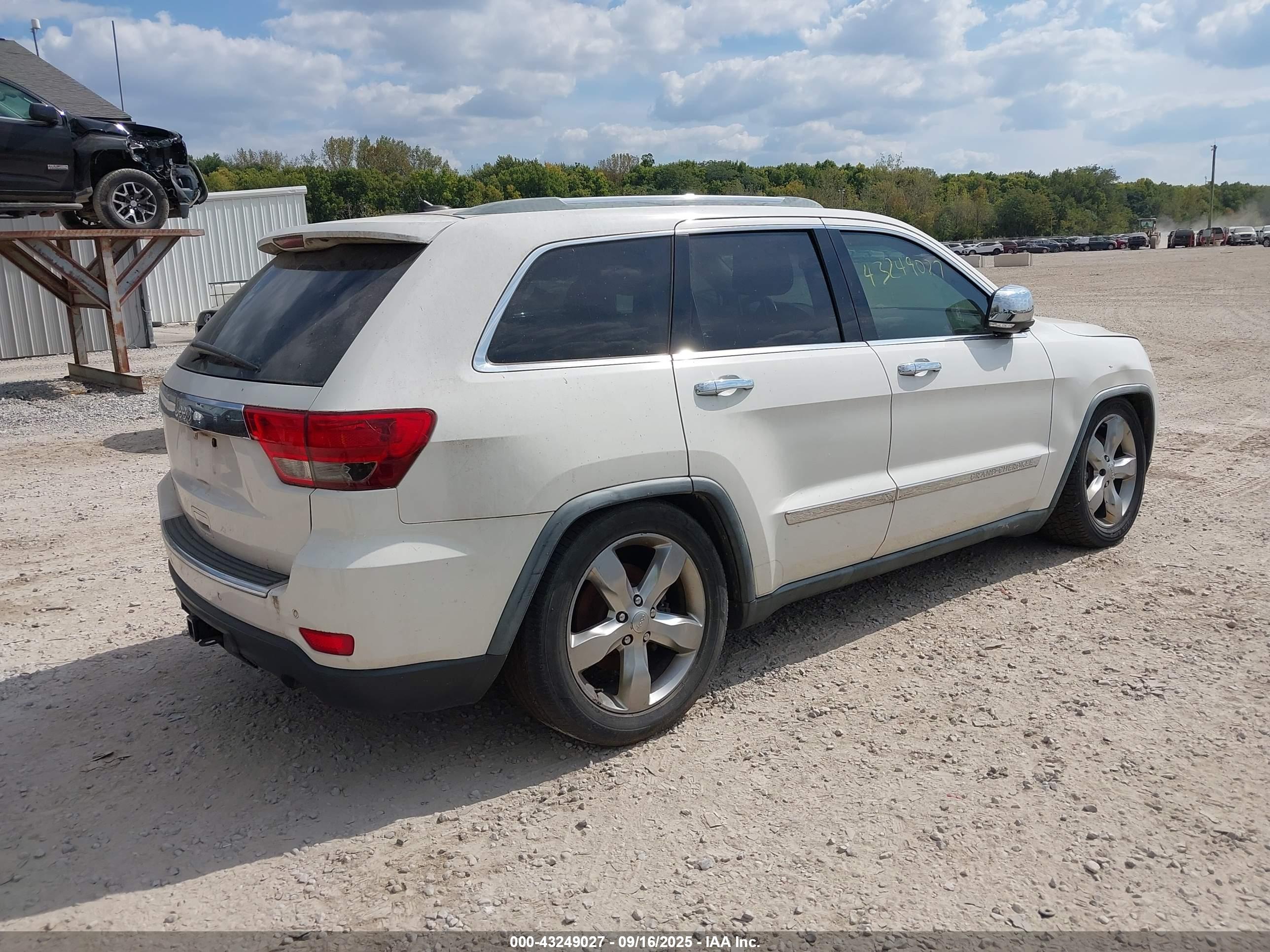 JEEP GRAND image 4