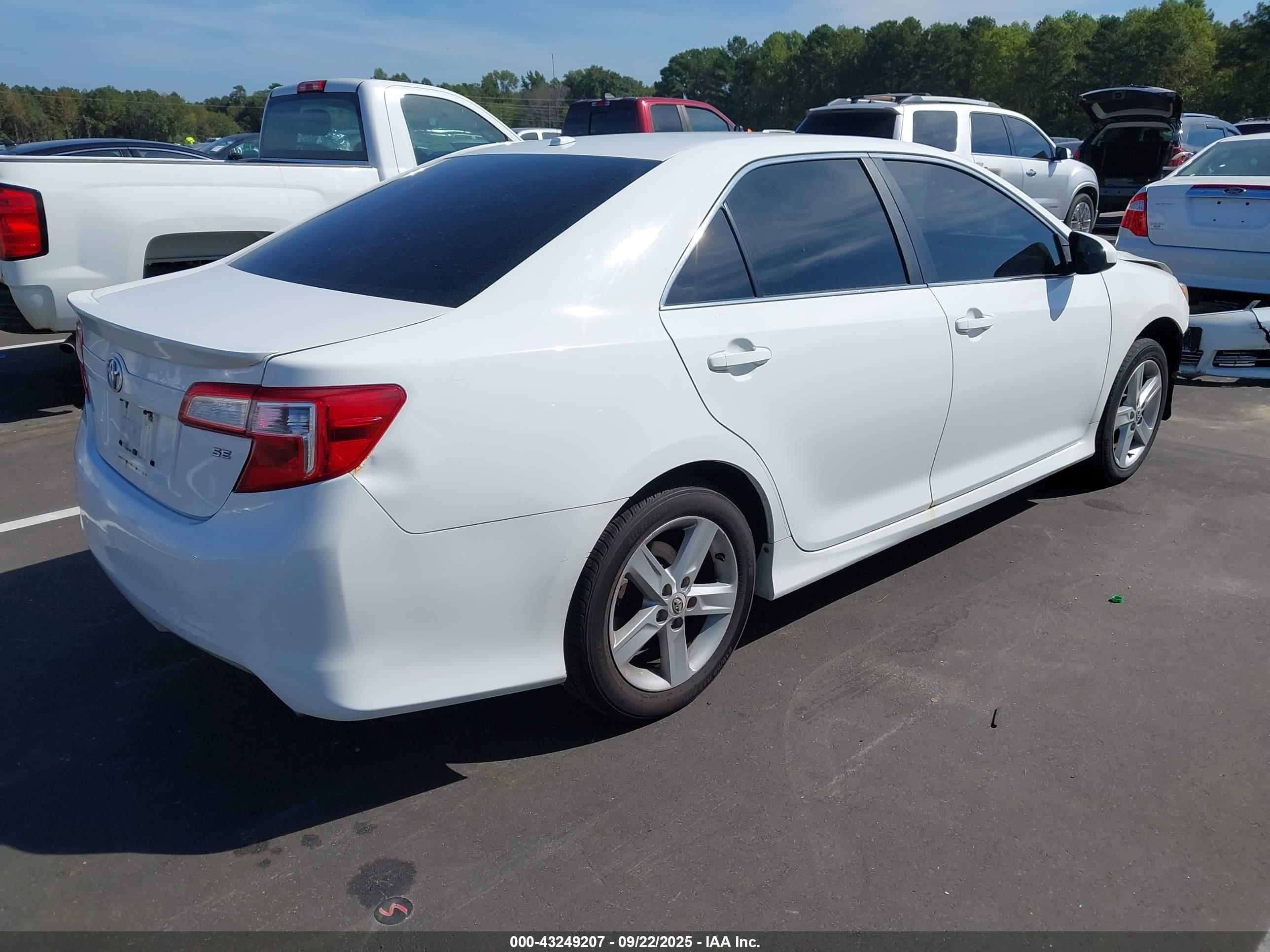 TOYOTA CAMRY image 4