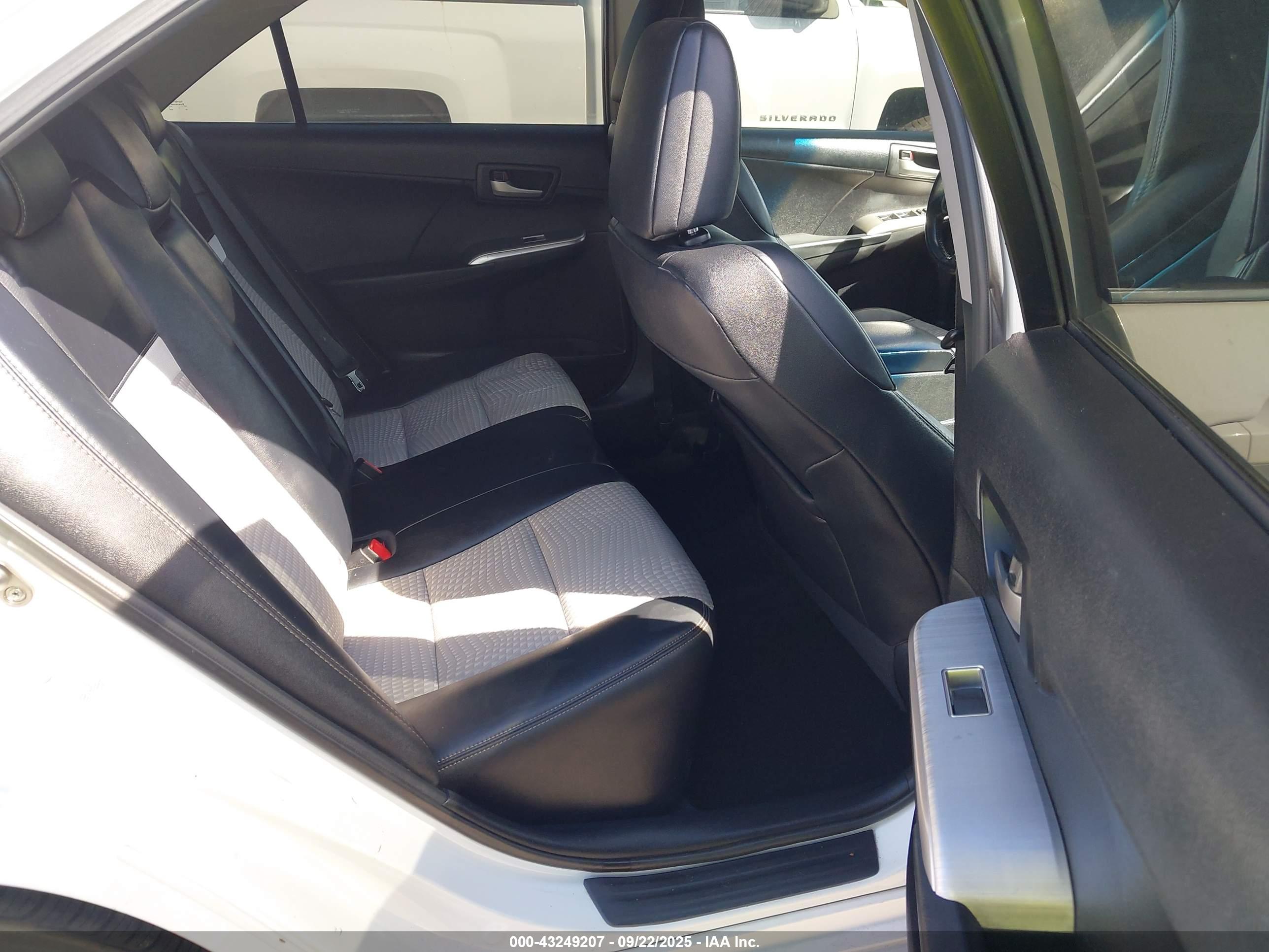 TOYOTA CAMRY image 8