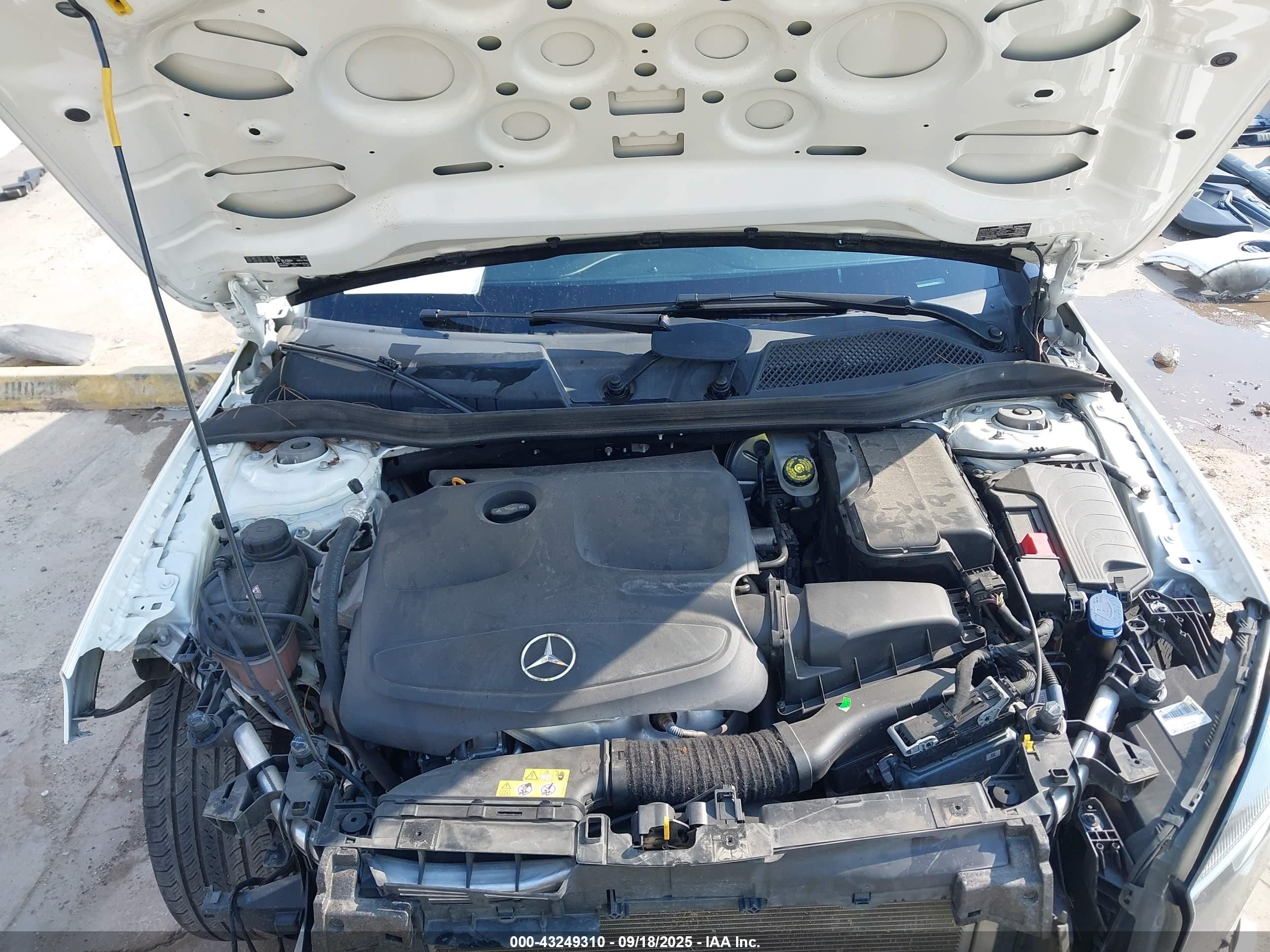 MERCEDES-BENZ GLA image 10