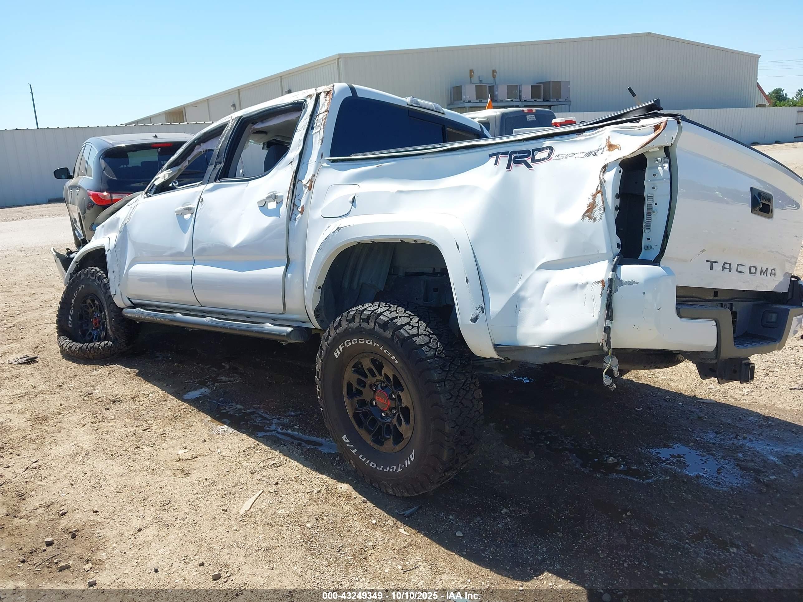 TOYOTA TACOMA image 3