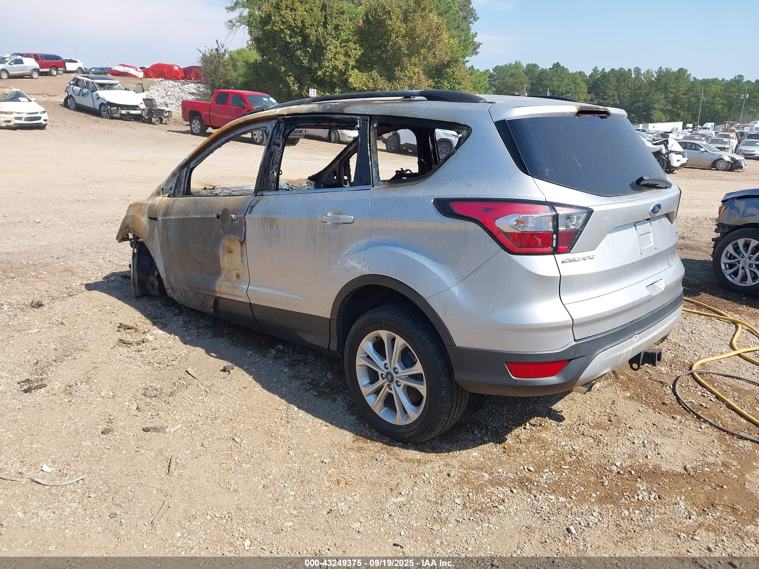 FORD ESCAPE image 3